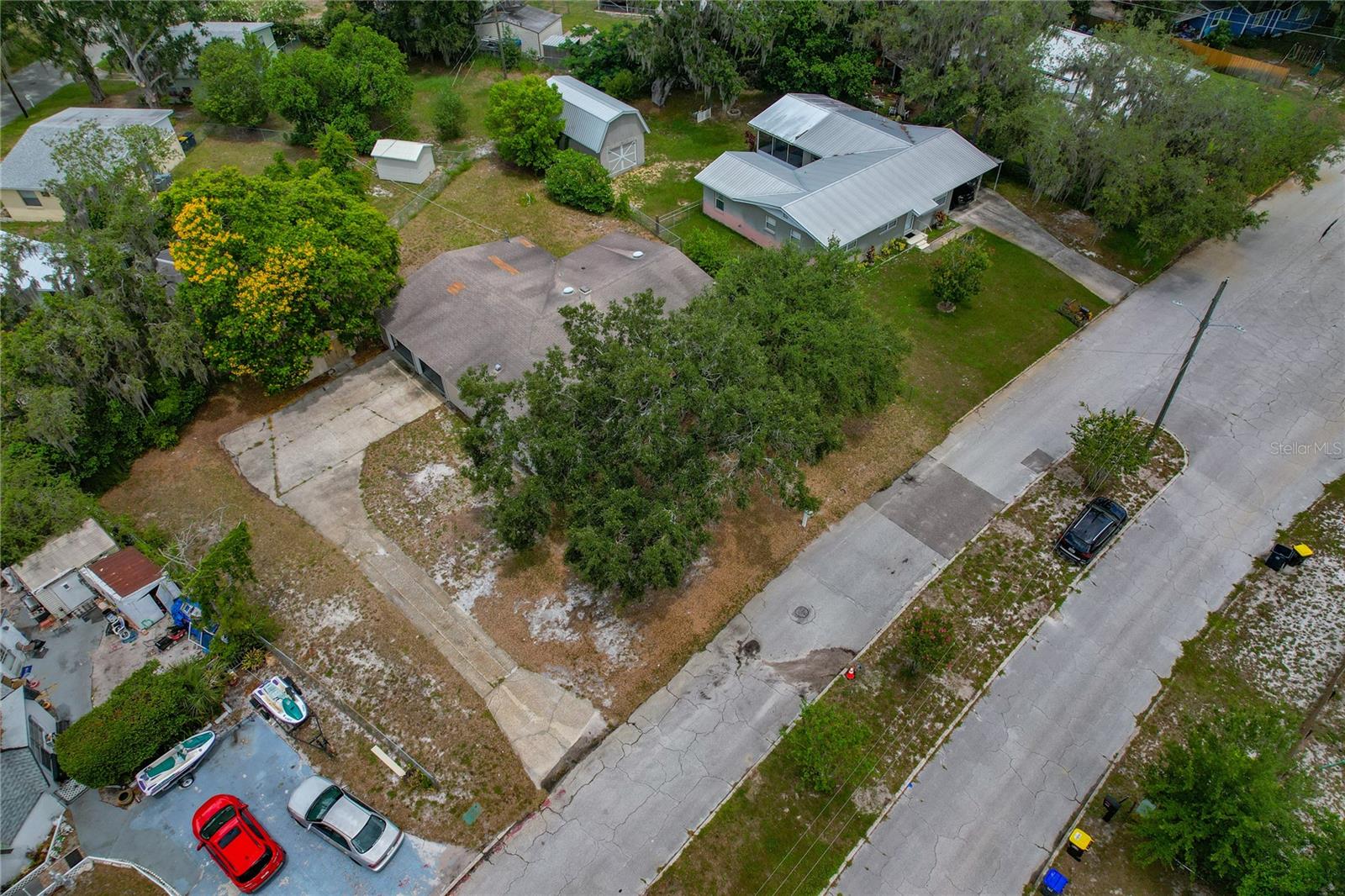 Image 40 of 45 For 208 Lake Dale Dr