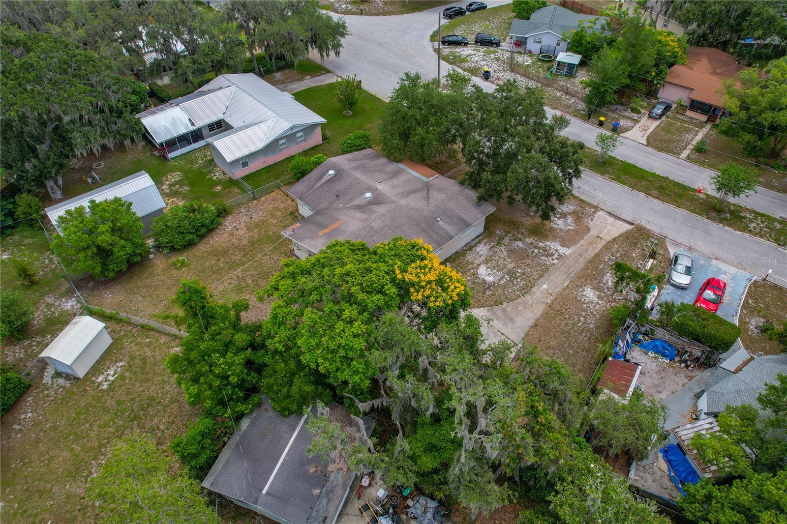 Image 42 of 45 For 208 Lake Dale Dr