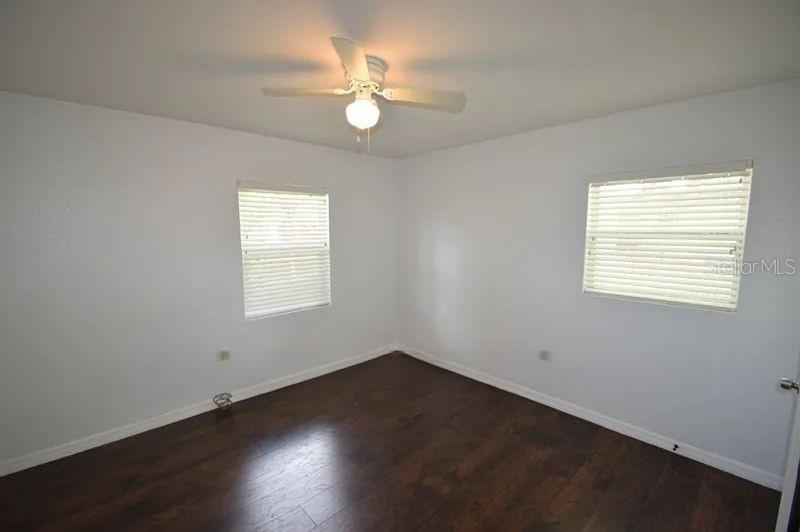Image 11 of 11 For 520 Oakland Road