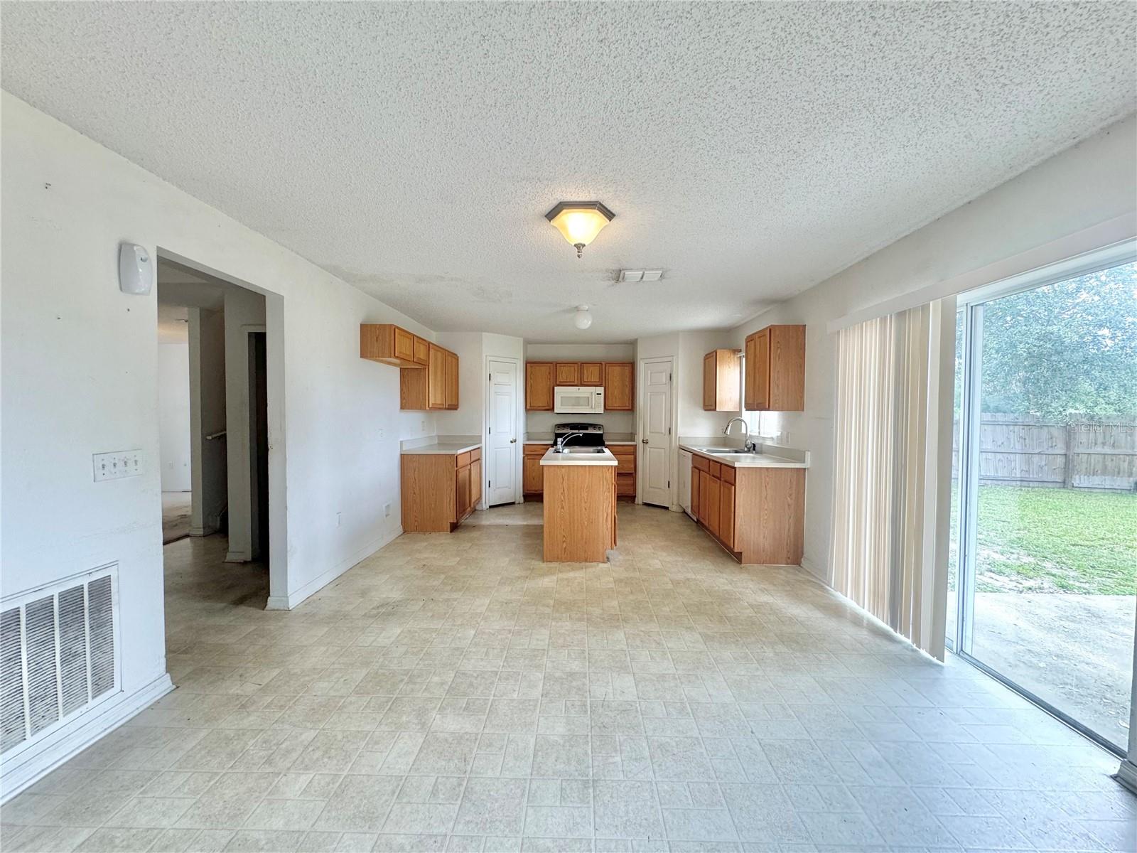 Image 12 of 47 For 1844 Emily Drive