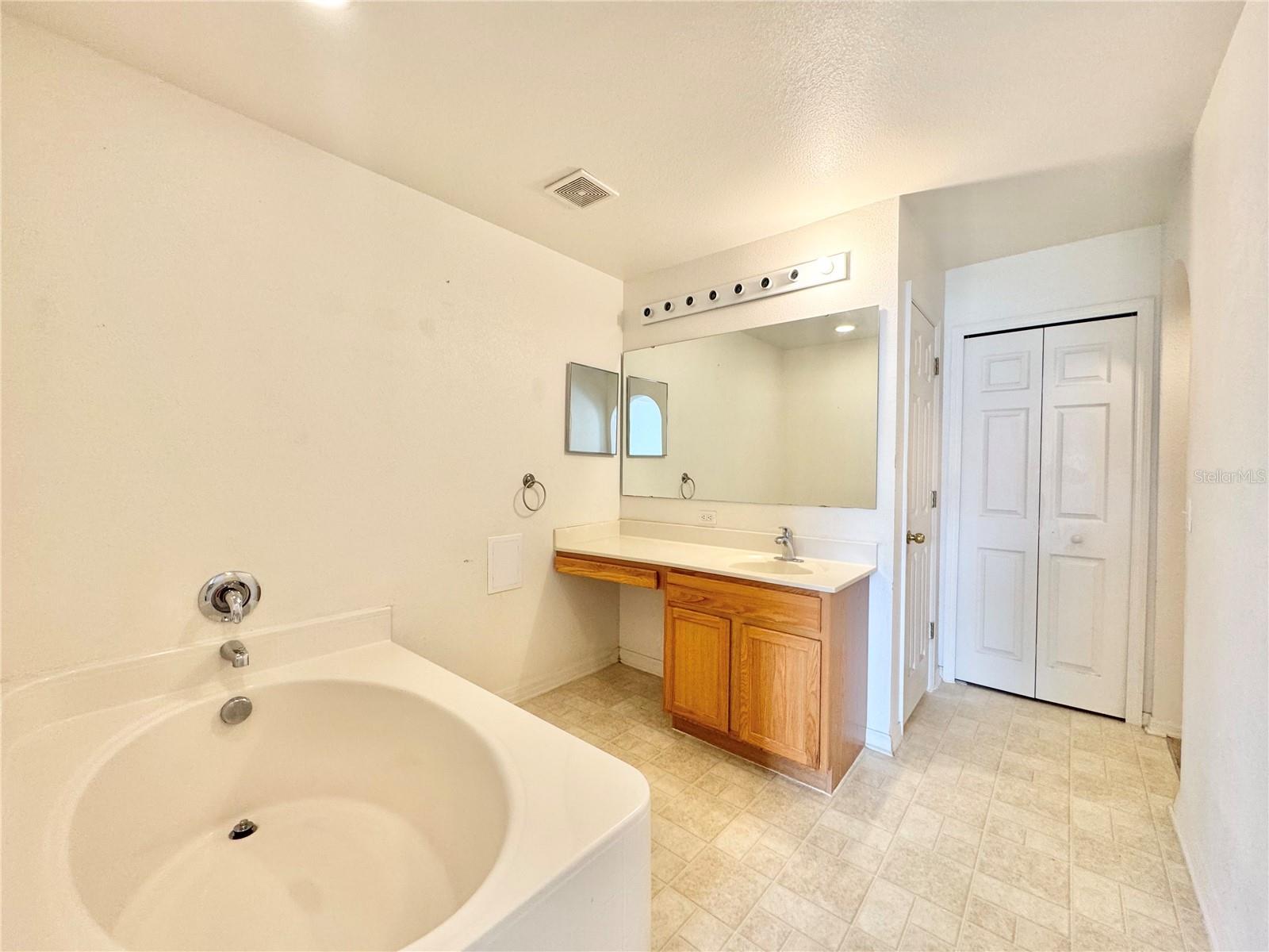 Image 23 of 47 For 1844 Emily Drive