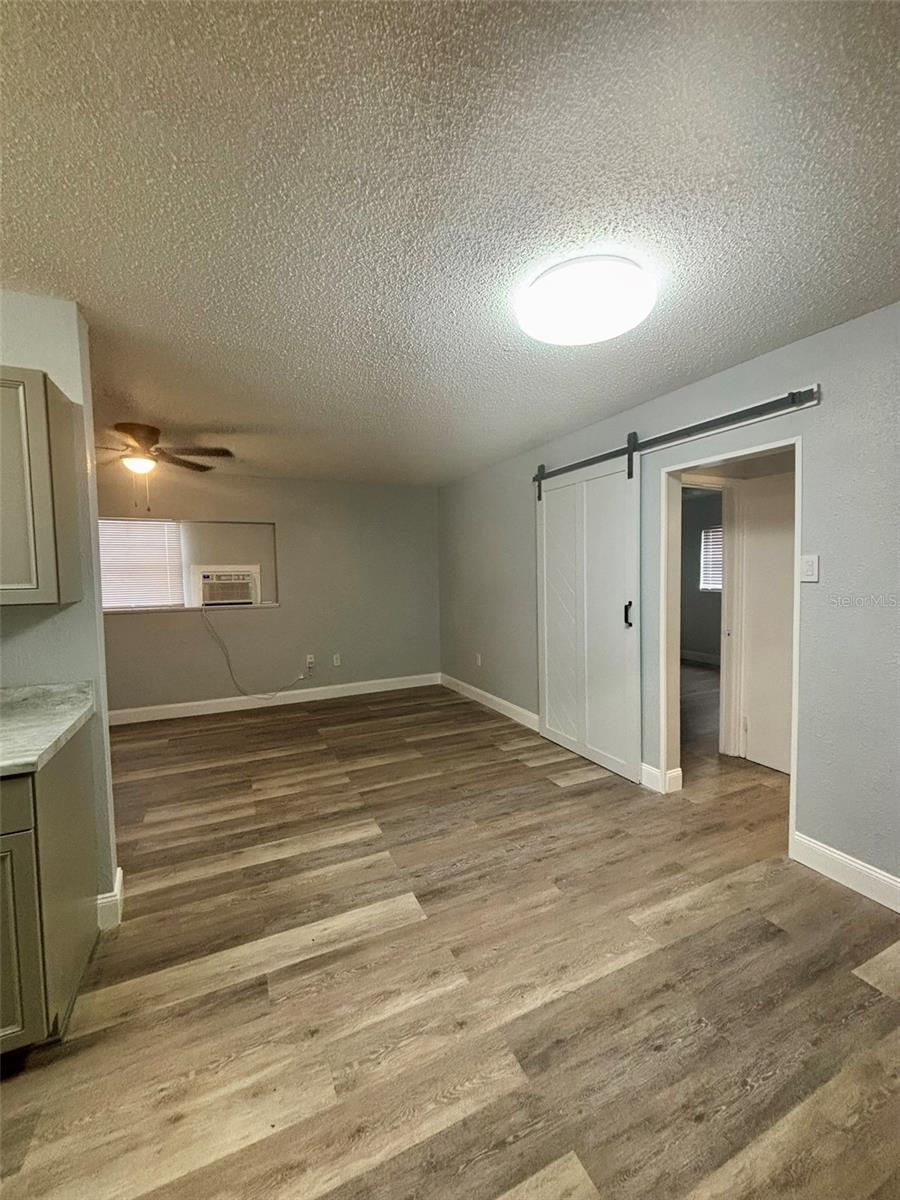 Image 3 of 10 For 650 Avenue C Sw A