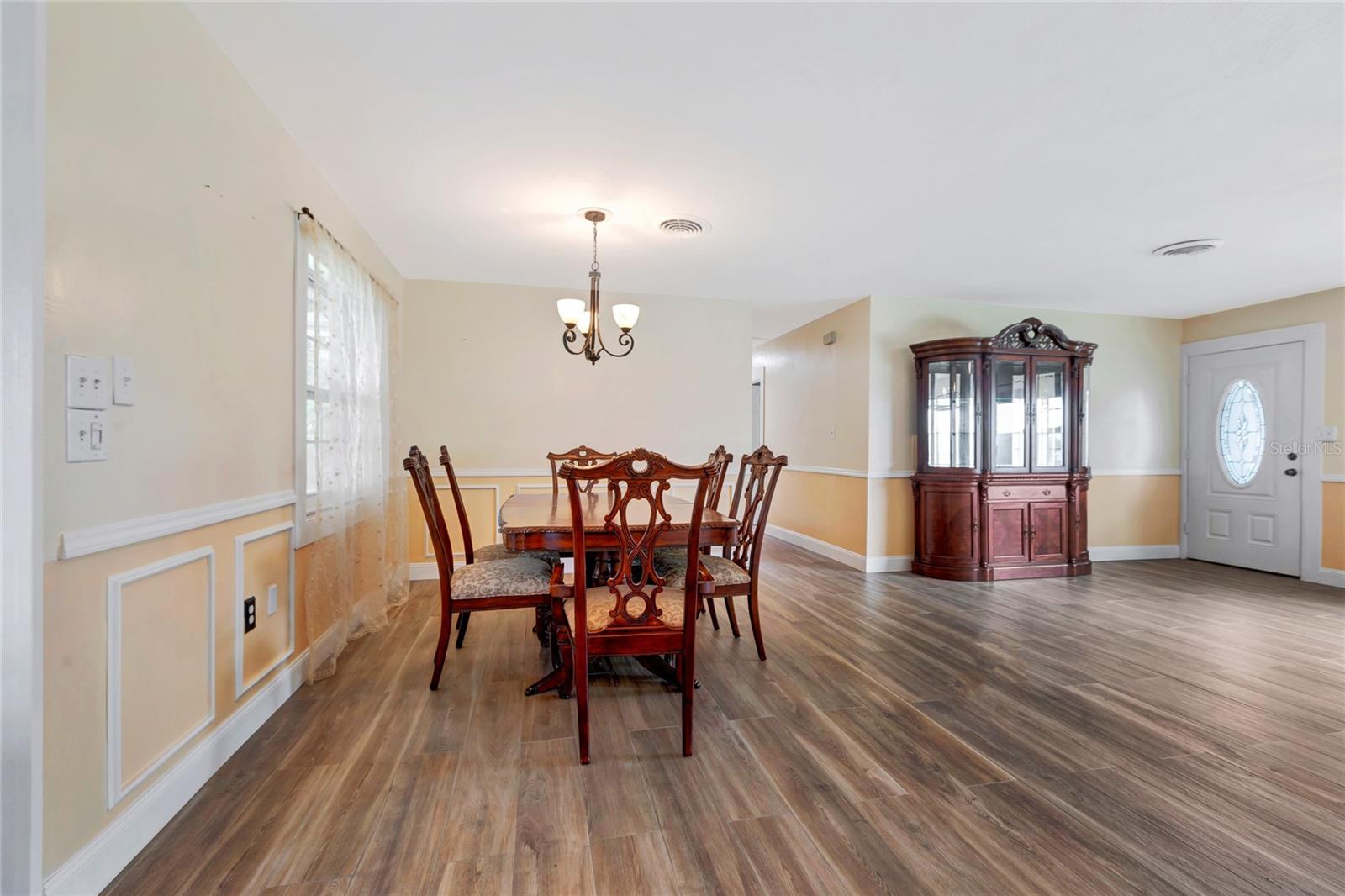 Image 12 of 38 For 3510 Lakeview Drive