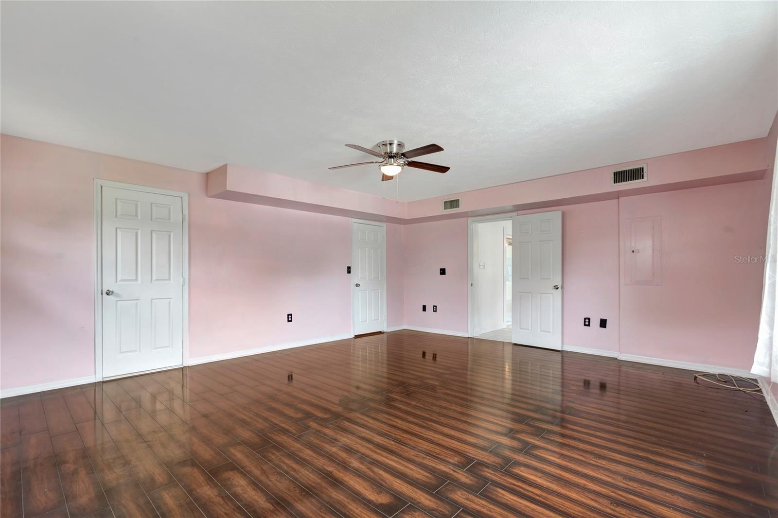 Image 15 of 38 For 3510 Lakeview Drive