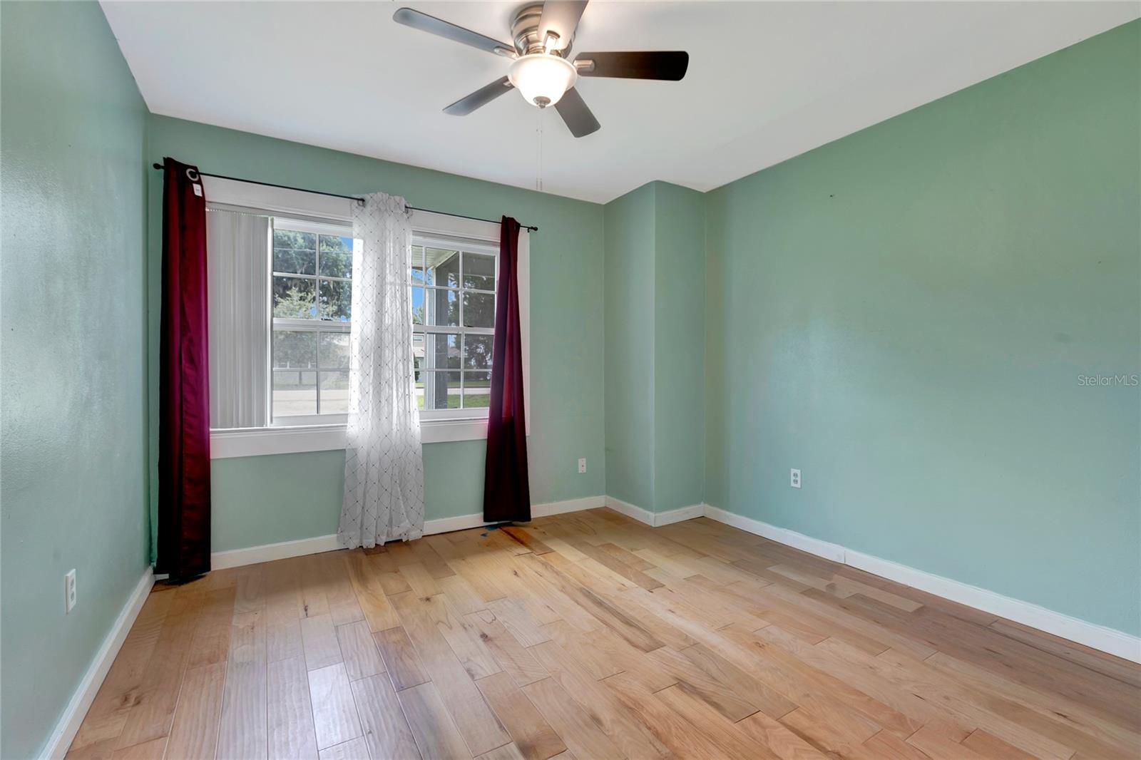 Image 22 of 38 For 3510 Lakeview Drive