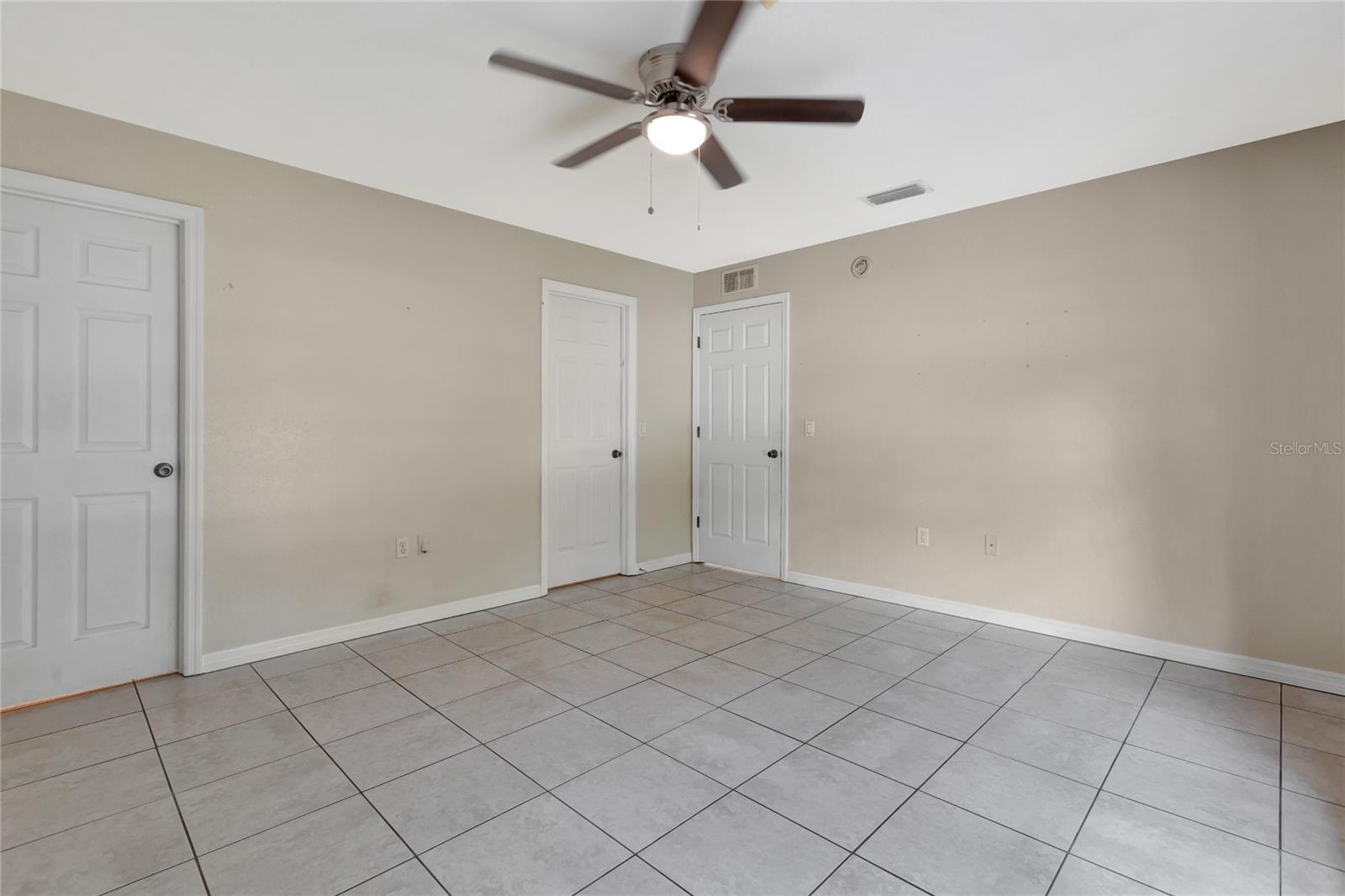 Image 11 of 39 For 2714 Valerie Boulevard