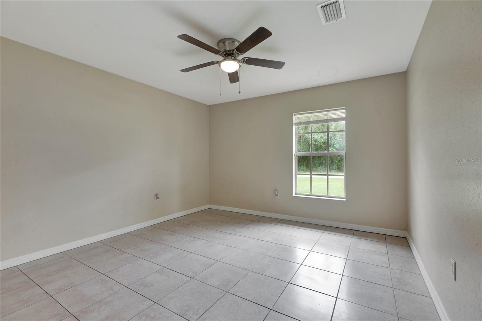 Image 15 of 39 For 2714 Valerie Boulevard