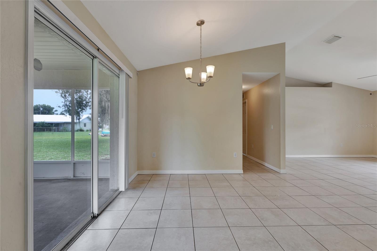 Image 6 of 39 For 2714 Valerie Boulevard