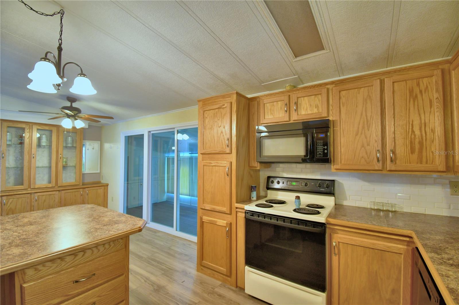 Image 17 of 68 For 4153 Rolling Oaks Drive