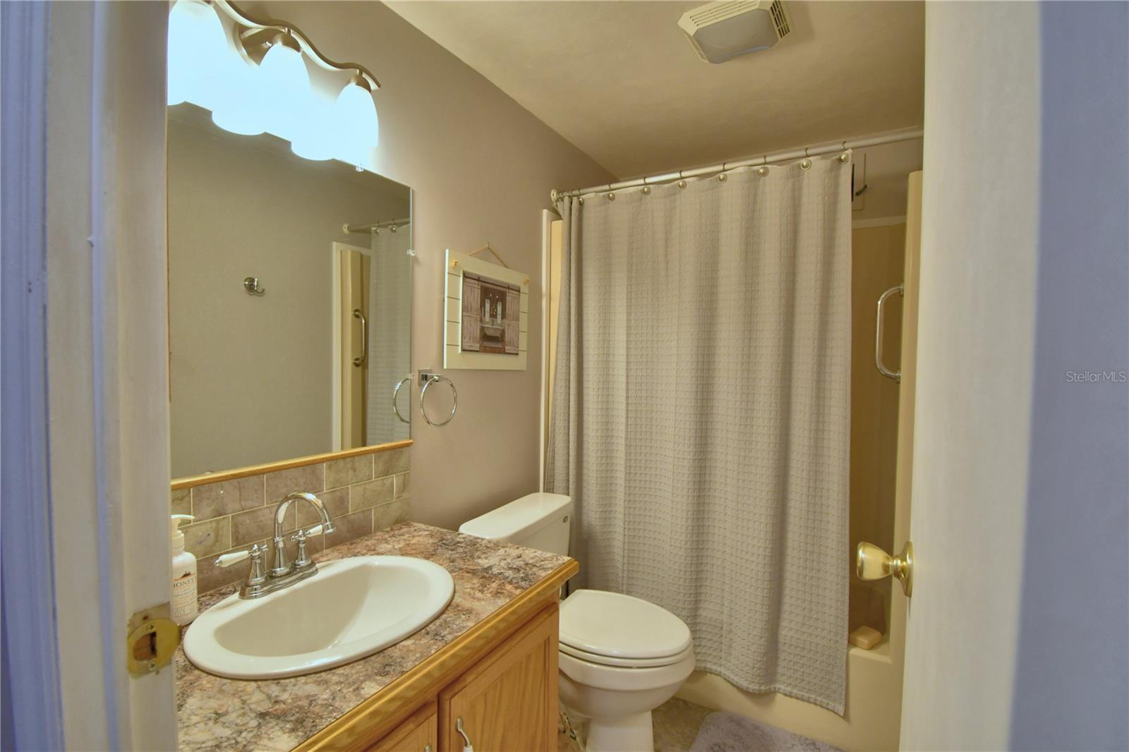 Image 33 of 68 For 4153 Rolling Oaks Drive