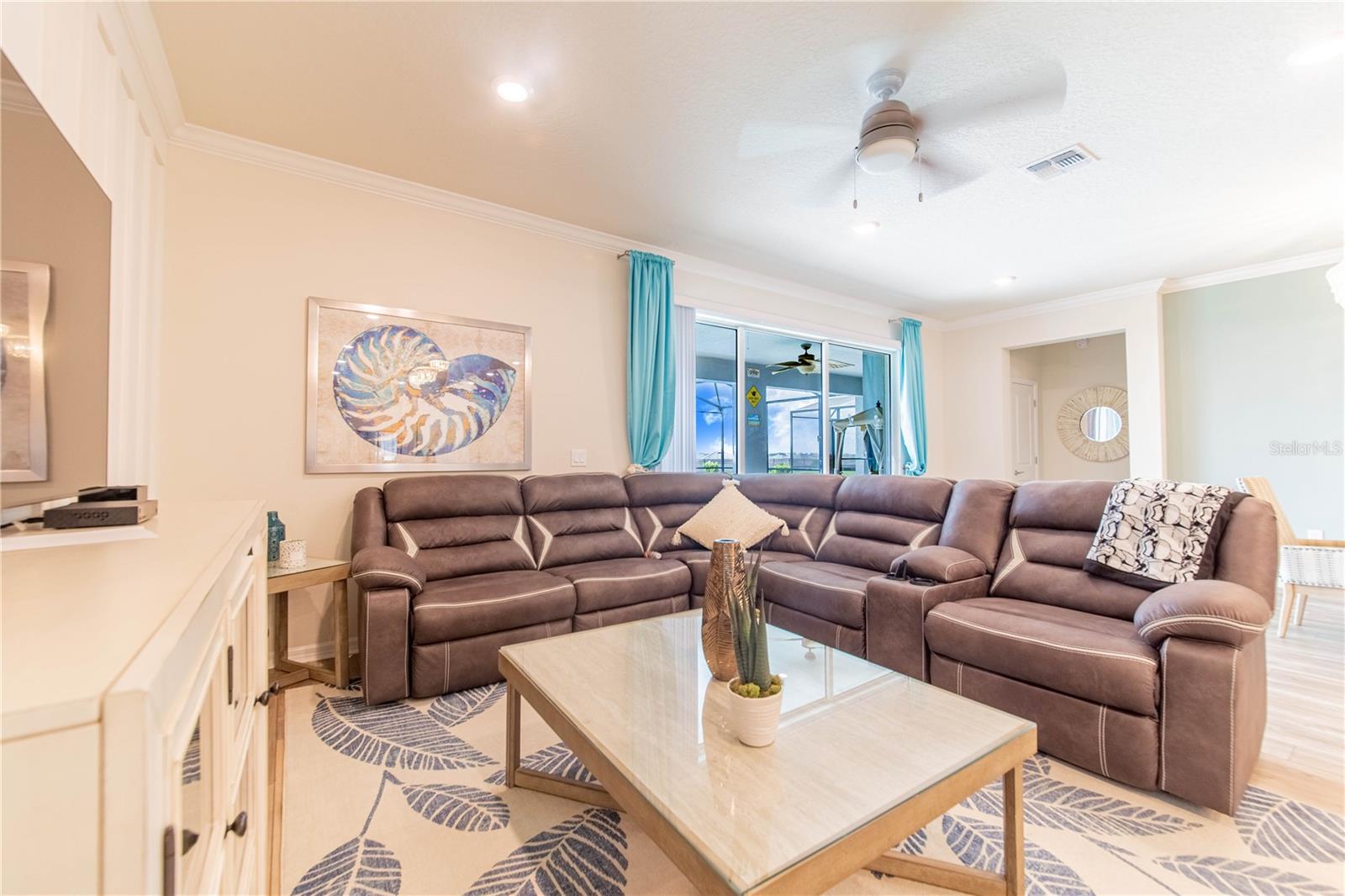 Image 17 of 43 For 2090 Lelani Circle