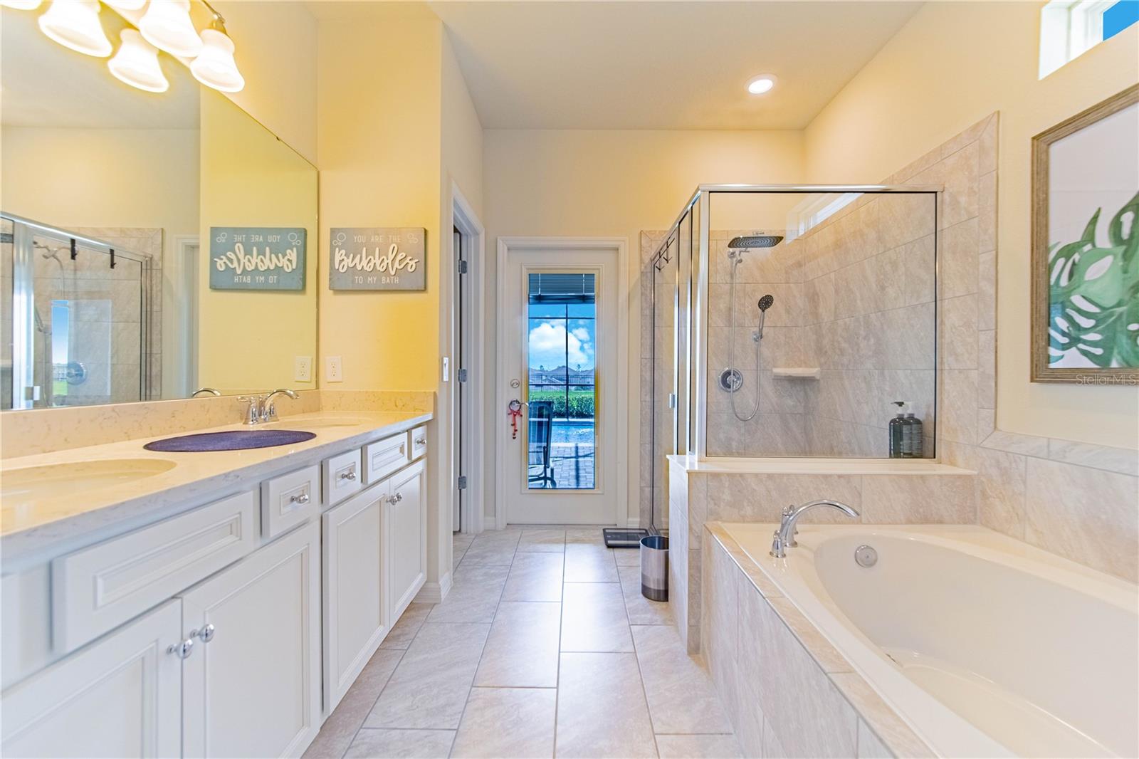 Image 27 of 43 For 2090 Lelani Circle