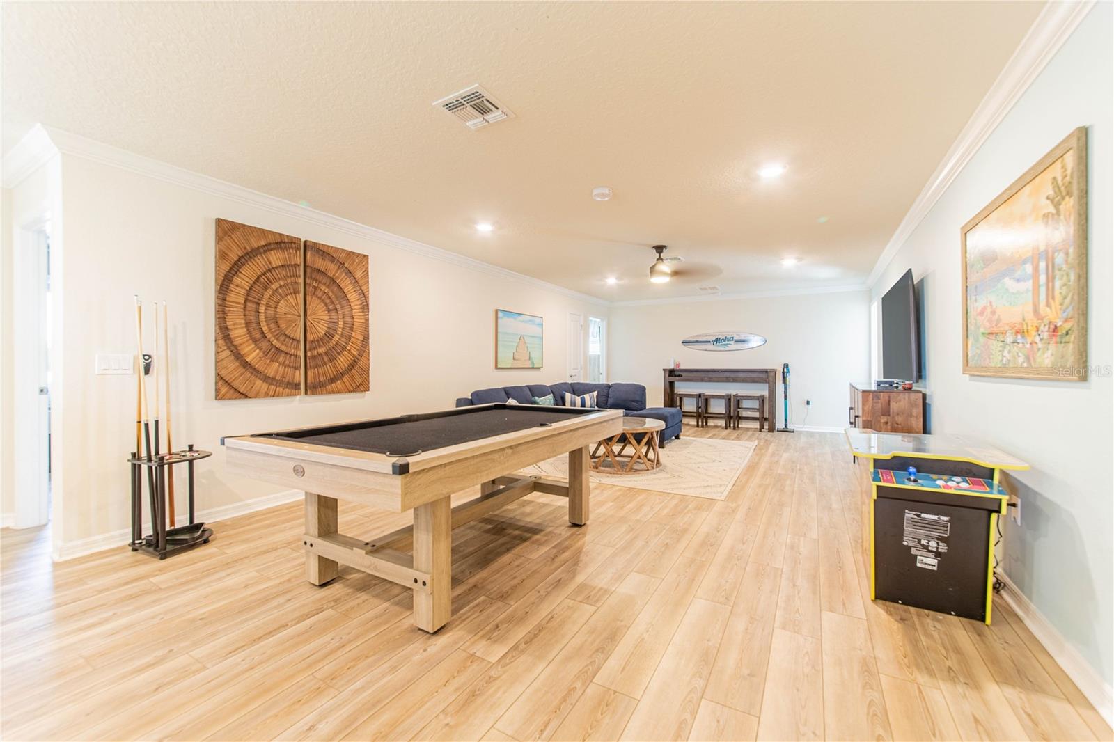 Image 33 of 43 For 2090 Lelani Circle