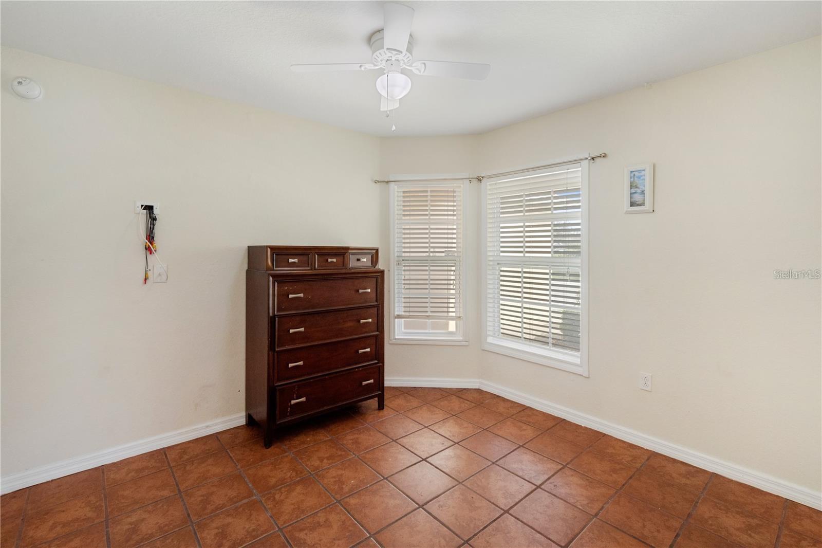 Image 10 of 18 For 6610 Crescent Loop