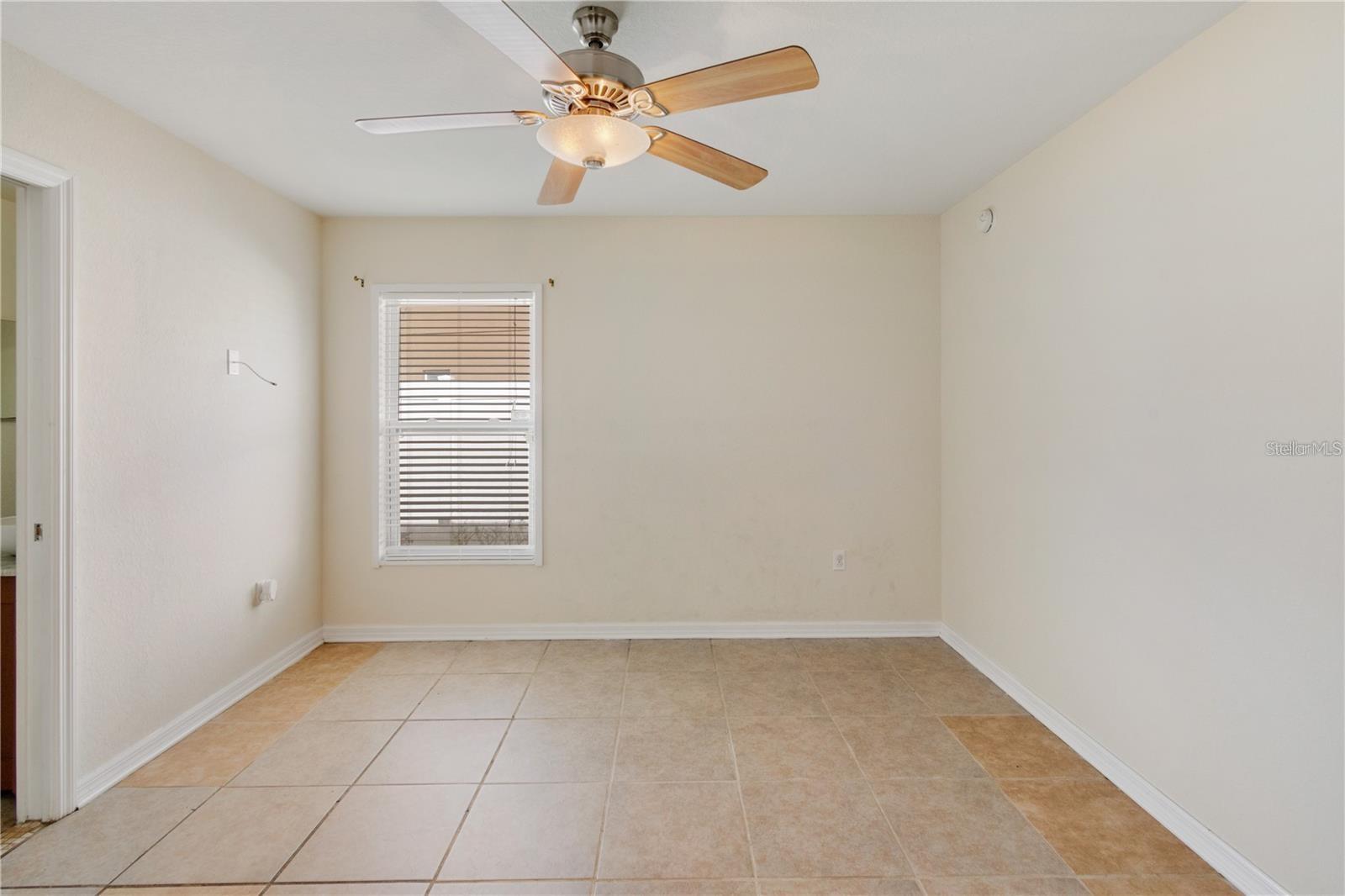 Image 13 of 18 For 6610 Crescent Loop