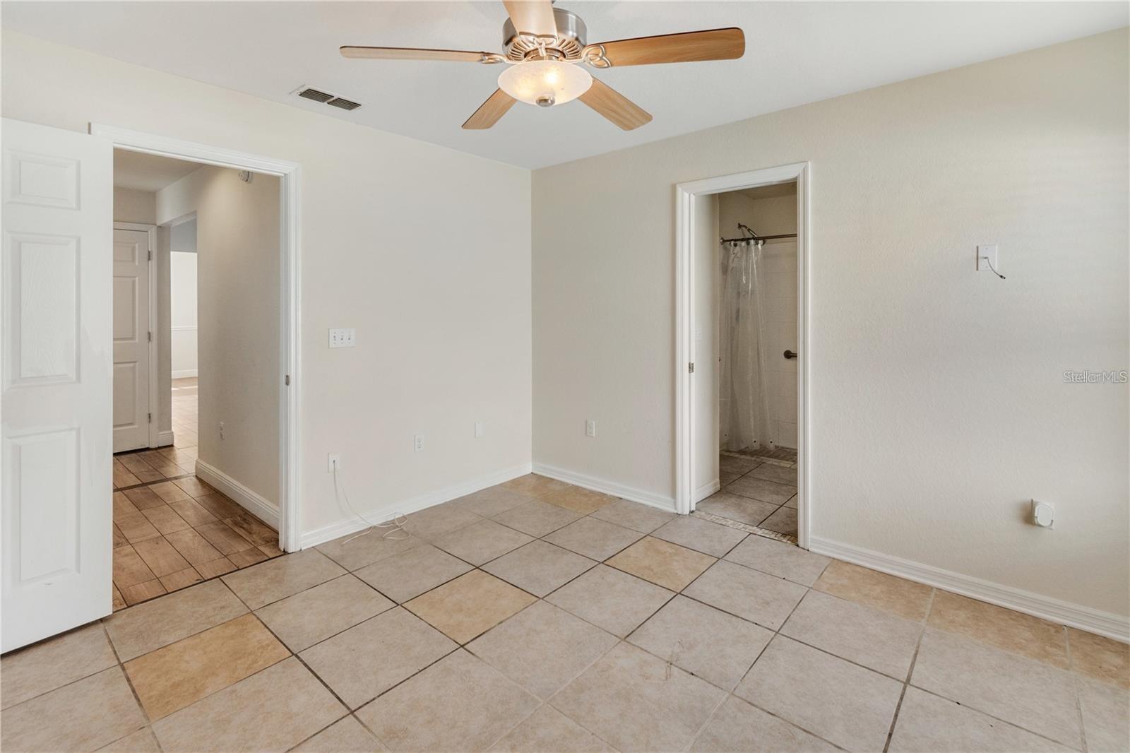Image 14 of 18 For 6610 Crescent Loop