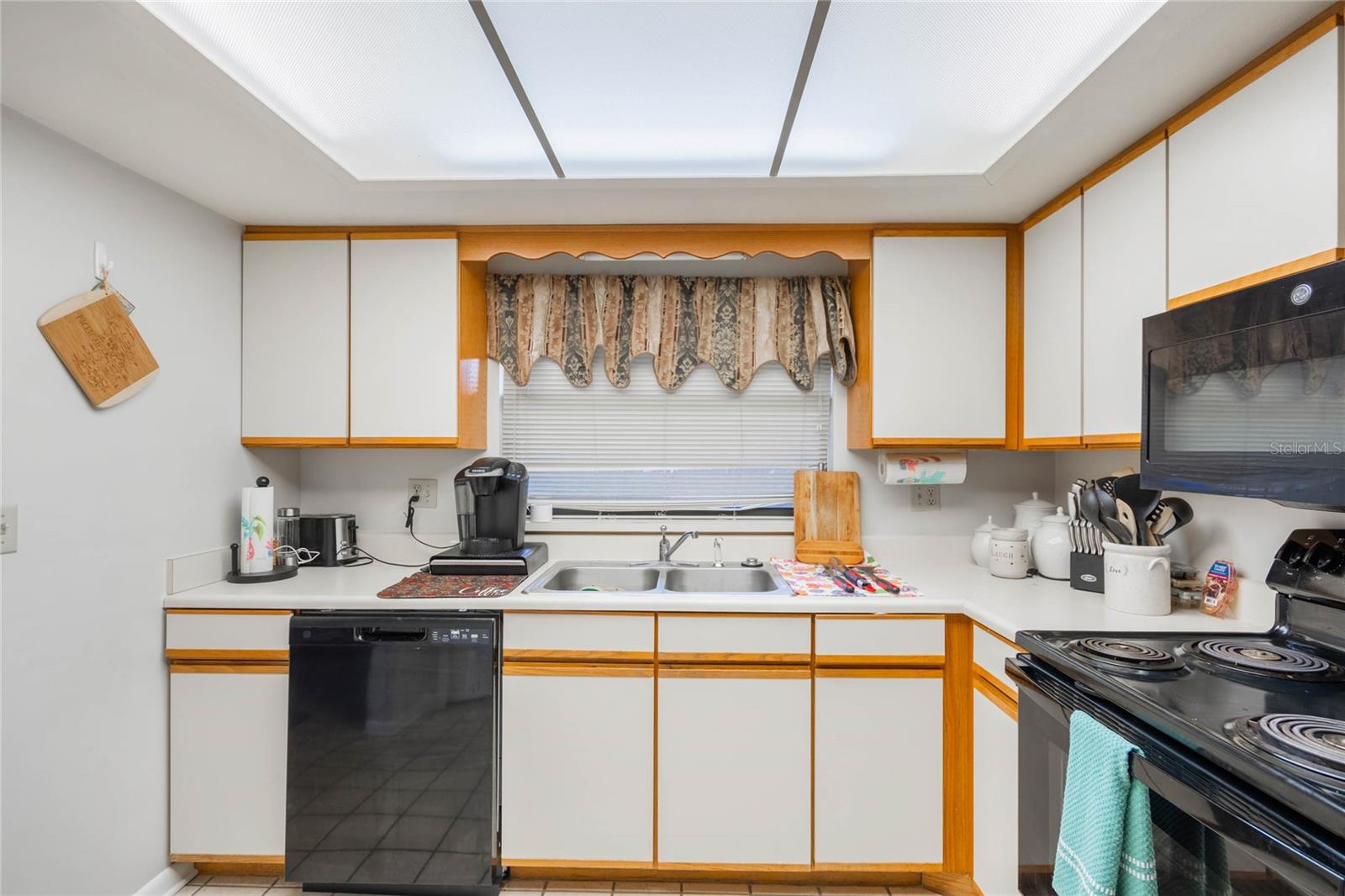 Image 11 of 26 For 2254 Firestone Place 2254