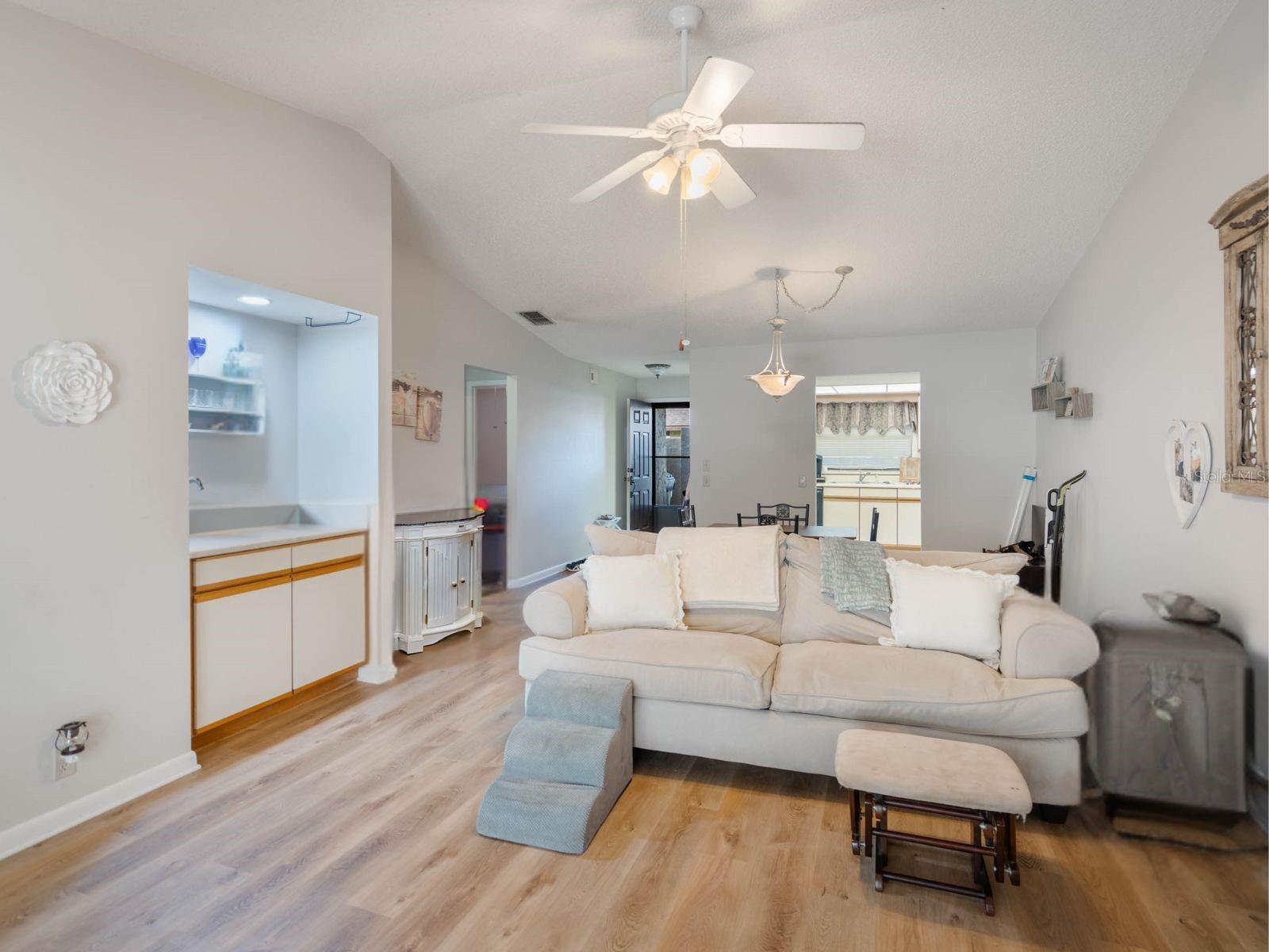 Image 6 of 26 For 2254 Firestone Place 2254