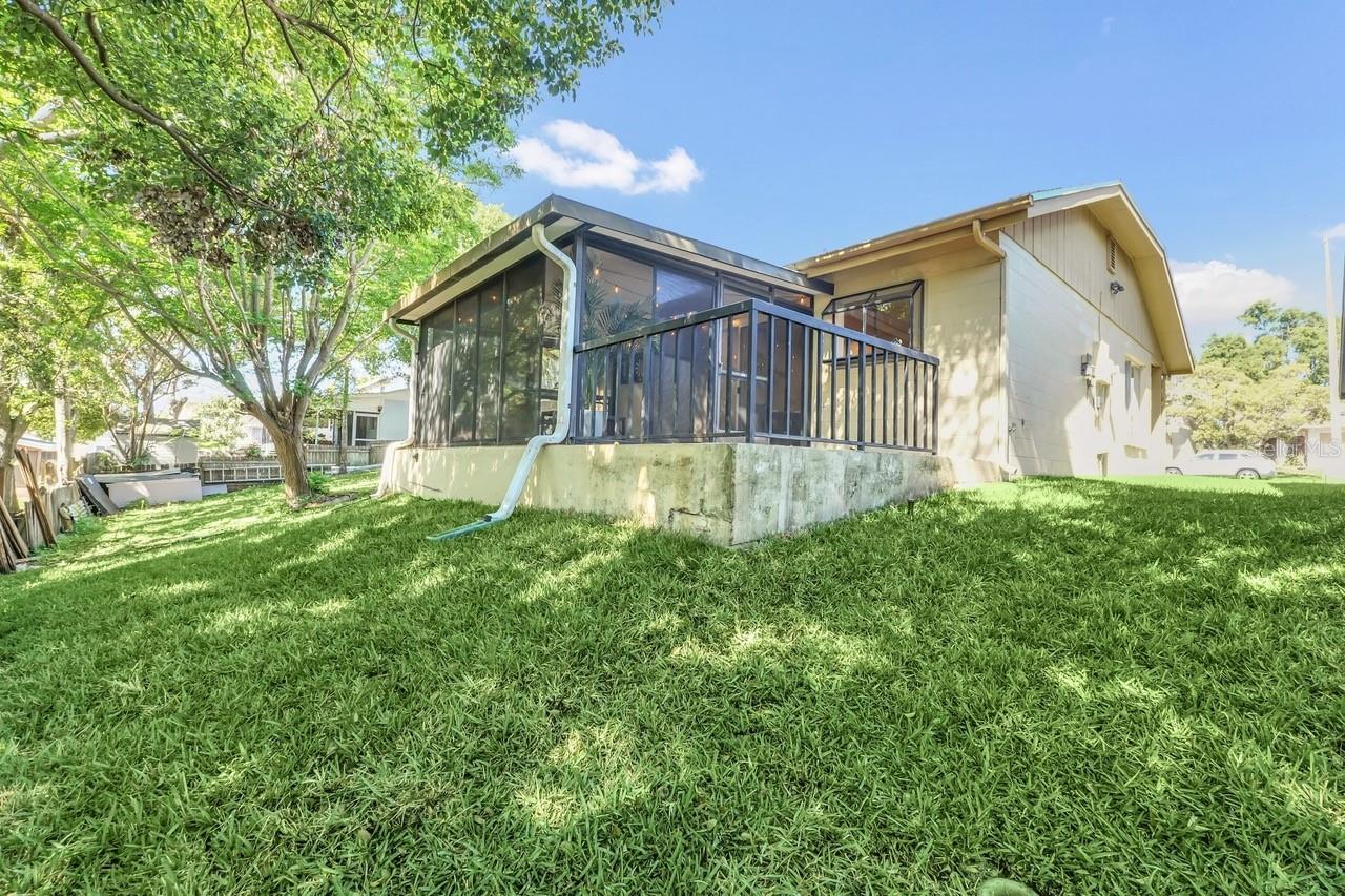 Image 32 of 37 For 522 Lake Dexter Boulevard