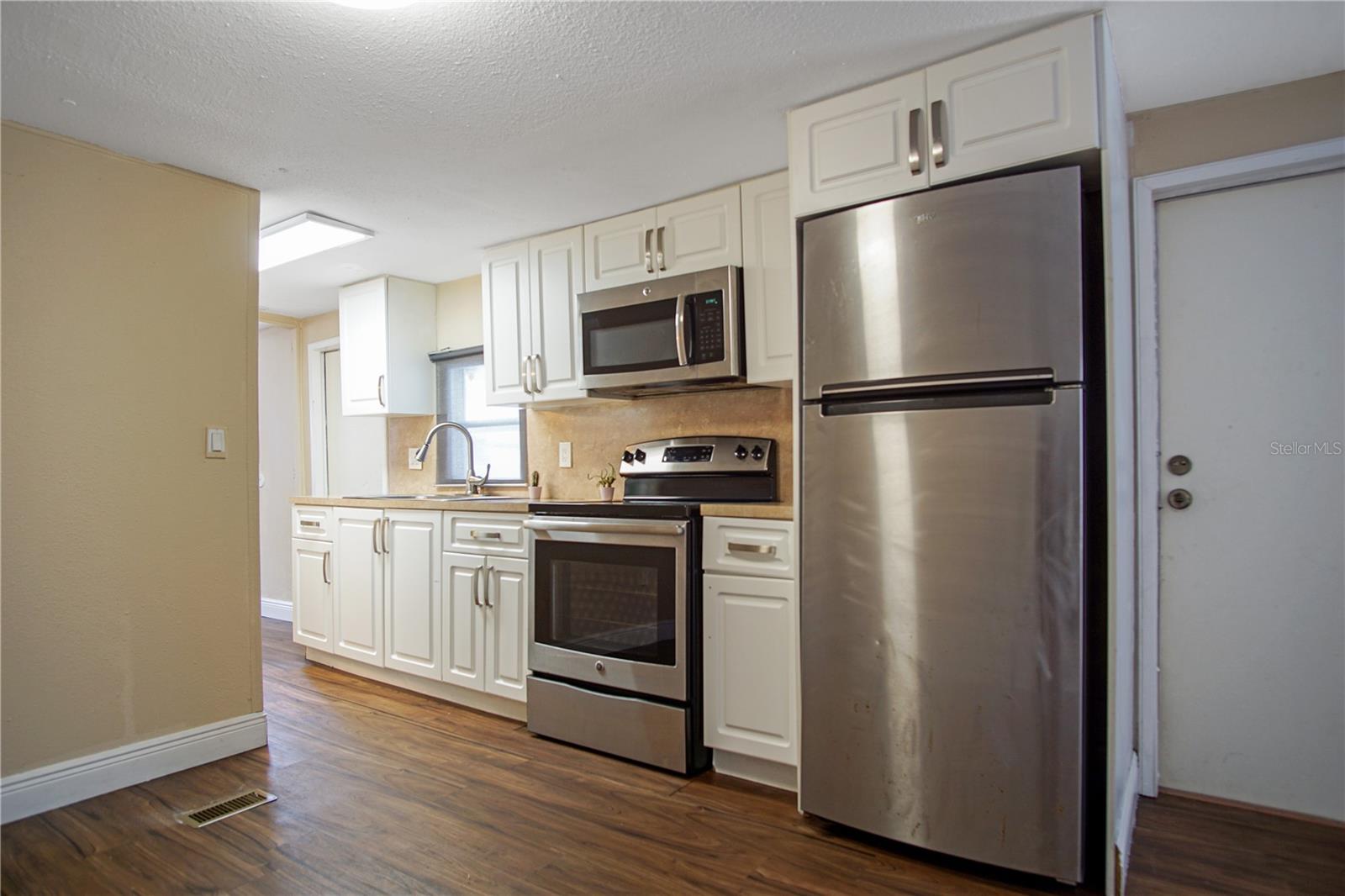 Image 3 of 14 For 26 Forest Drive #28b