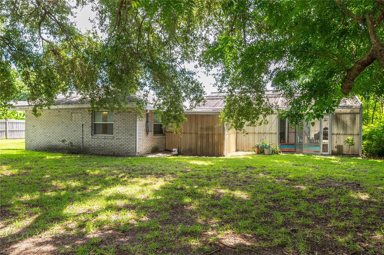 Image 7 of 35 For 305 Hernando Road