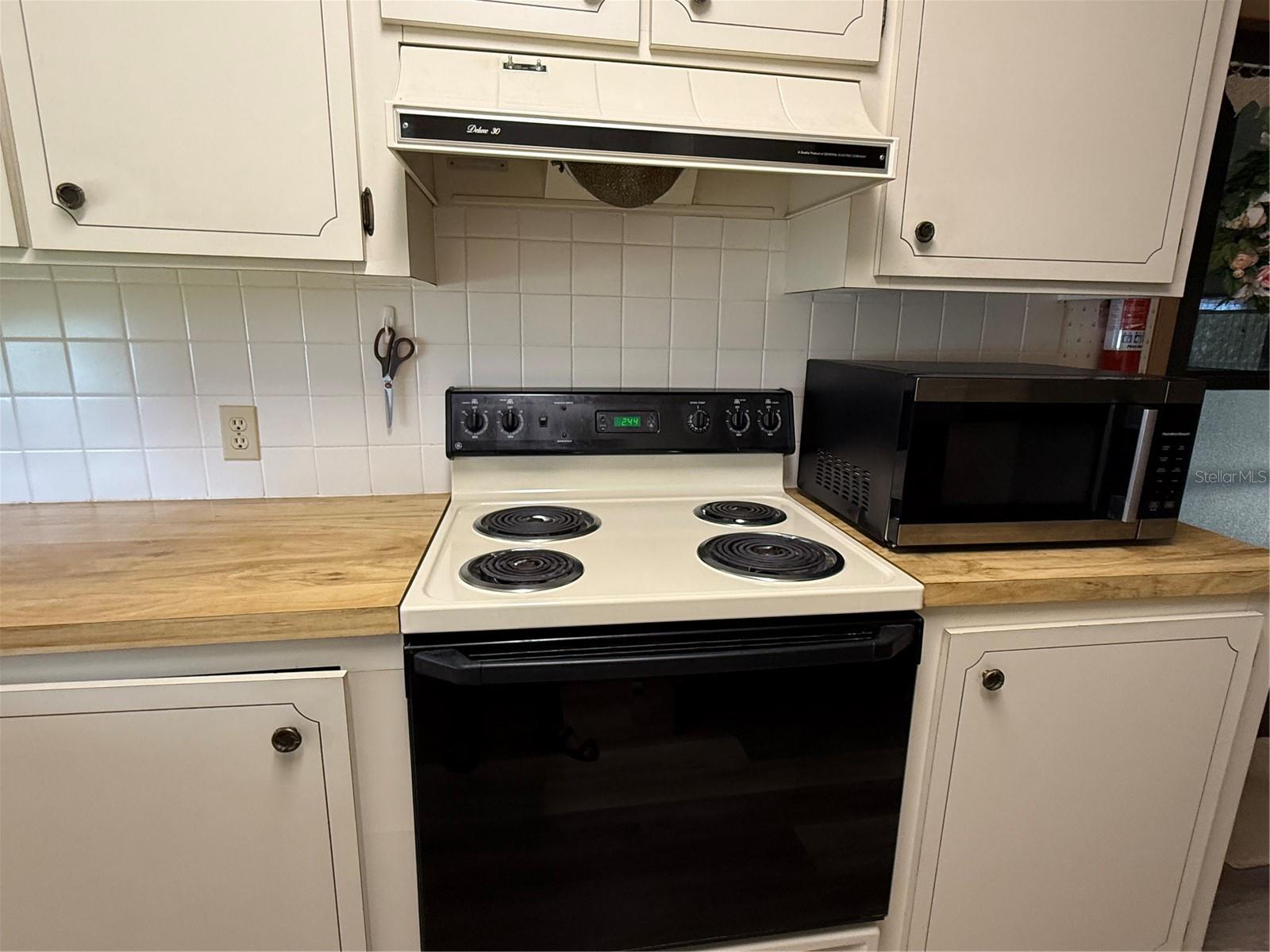 Image 11 of 58 For 6204 Knotty Pine Drive Se