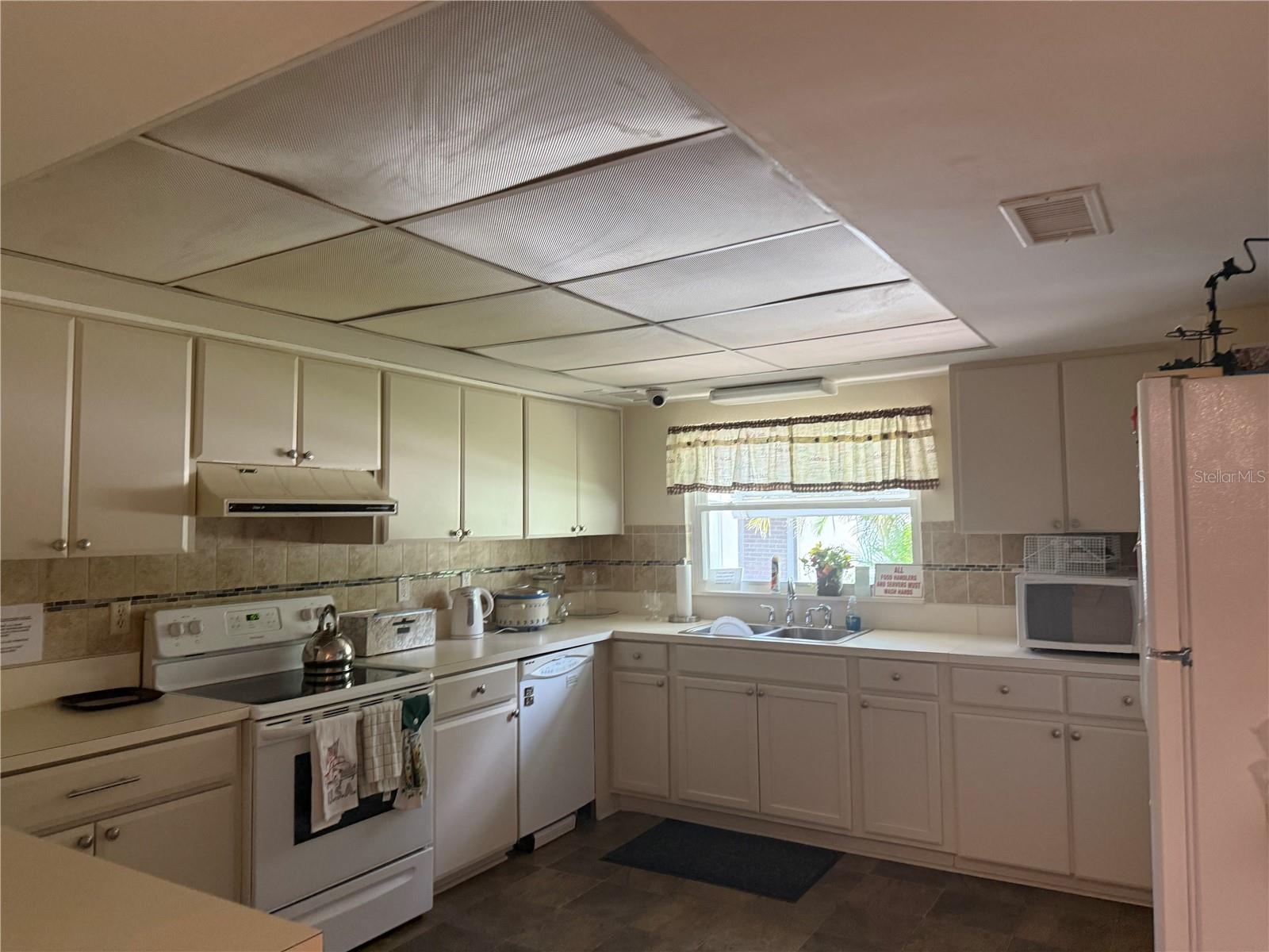 Image 44 of 58 For 6204 Knotty Pine Drive Se