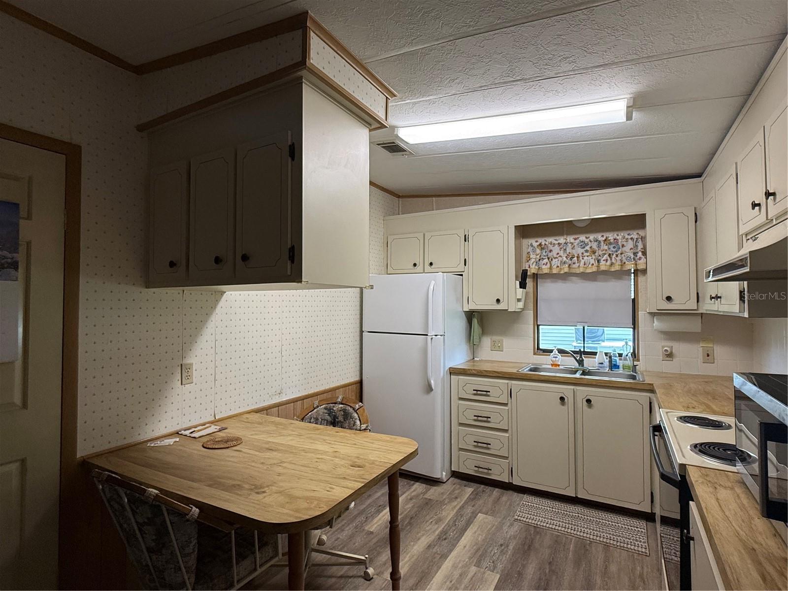 Image 7 of 58 For 6204 Knotty Pine Drive Se