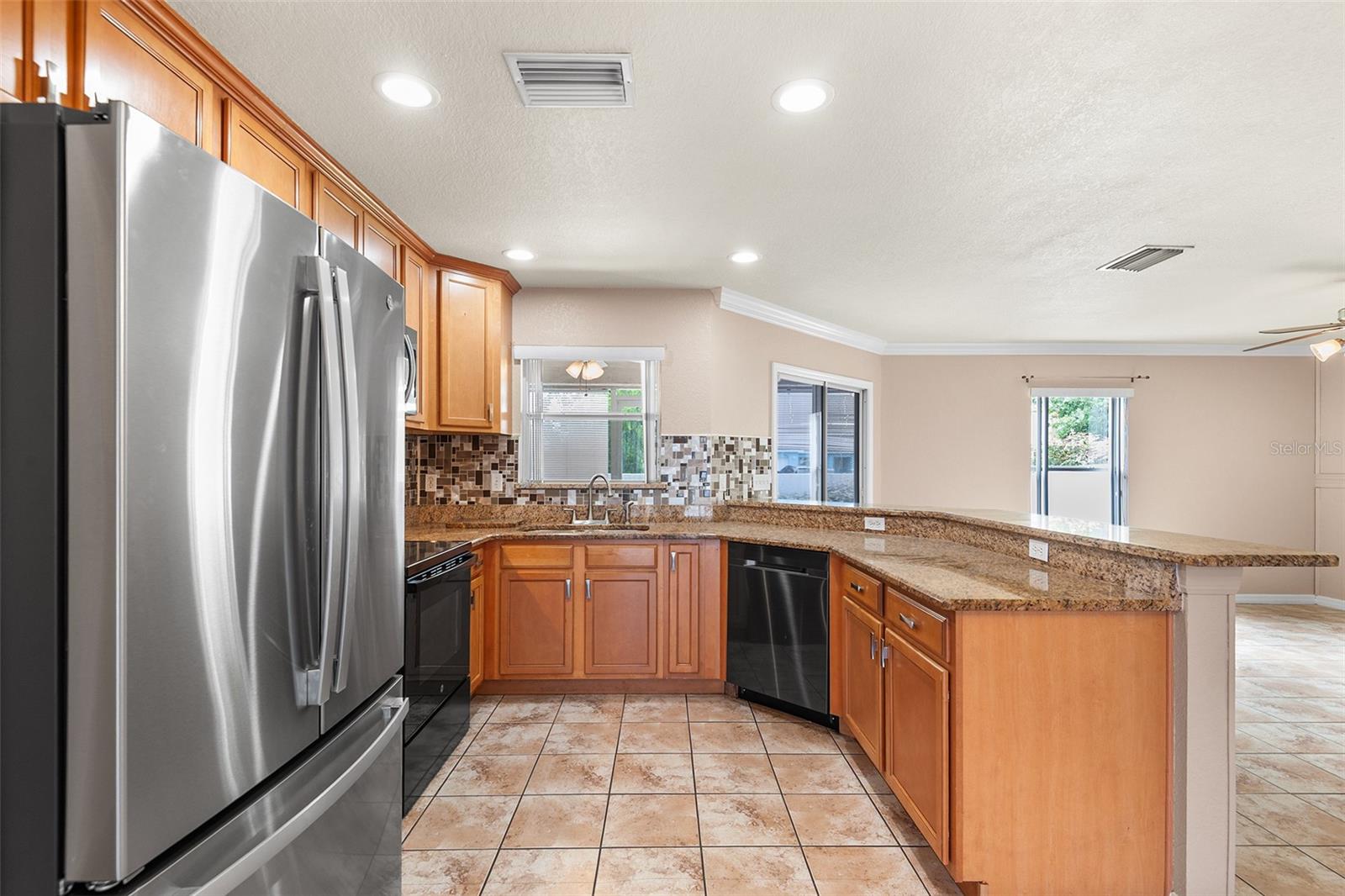 Image 11 of 42 For 222 Carpenters Way 73