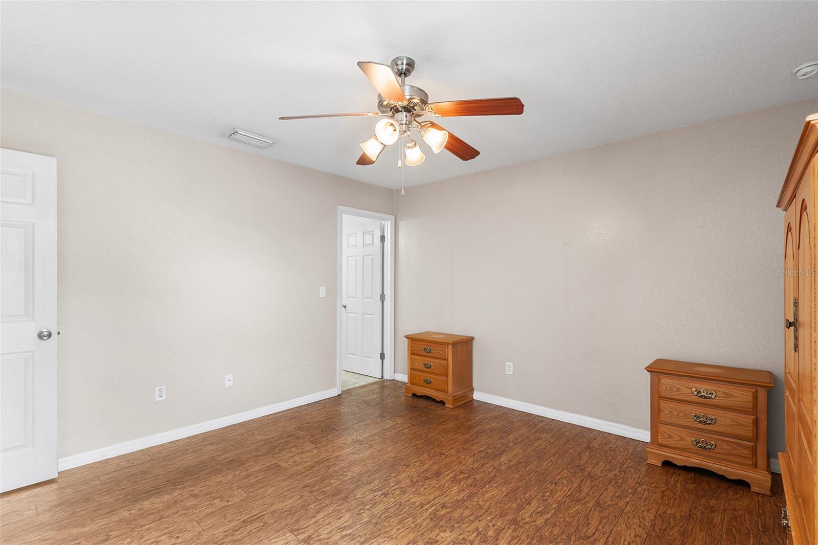 Image 20 of 42 For 222 Carpenters Way 73