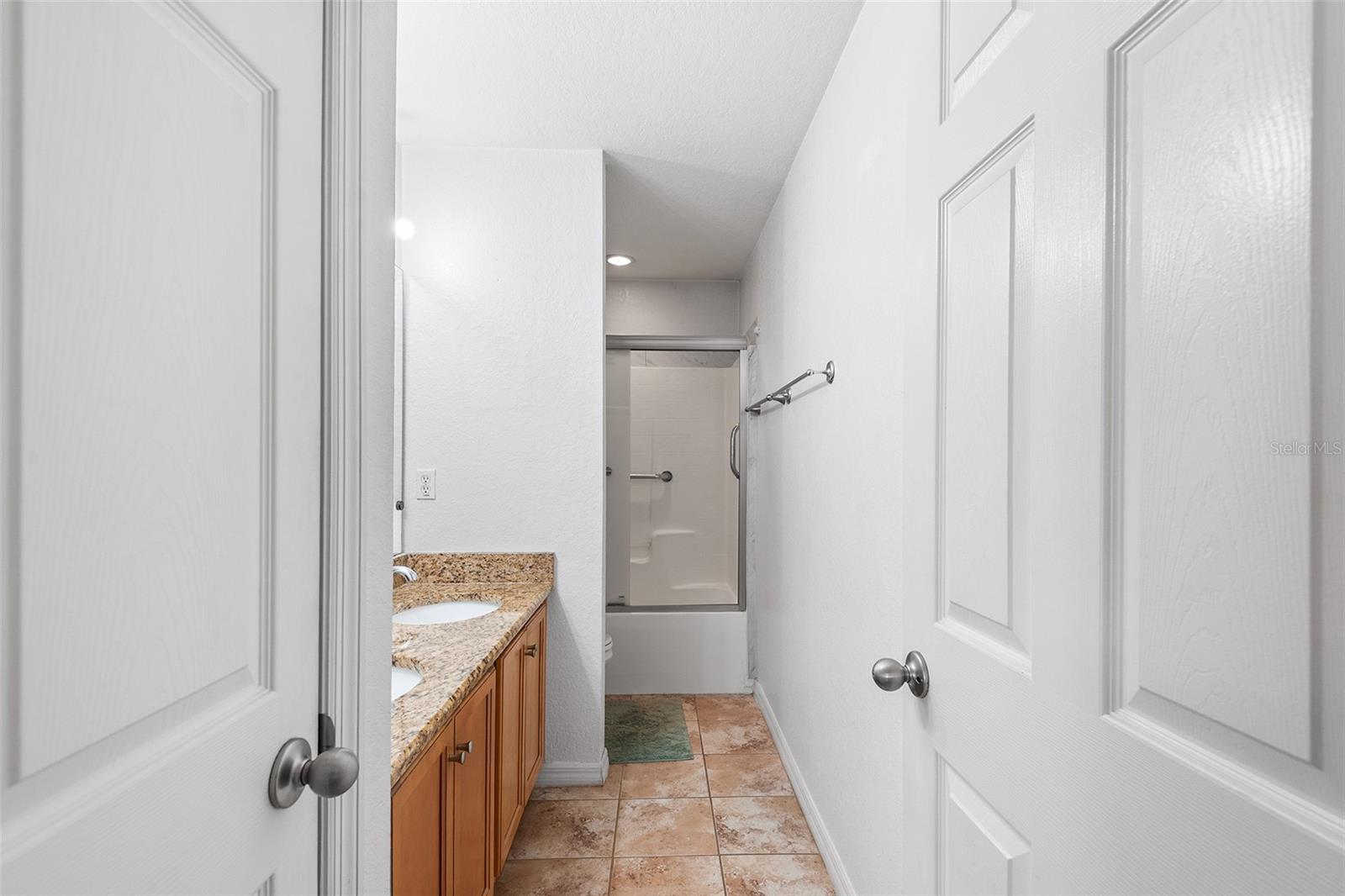 Image 21 of 42 For 222 Carpenters Way 73