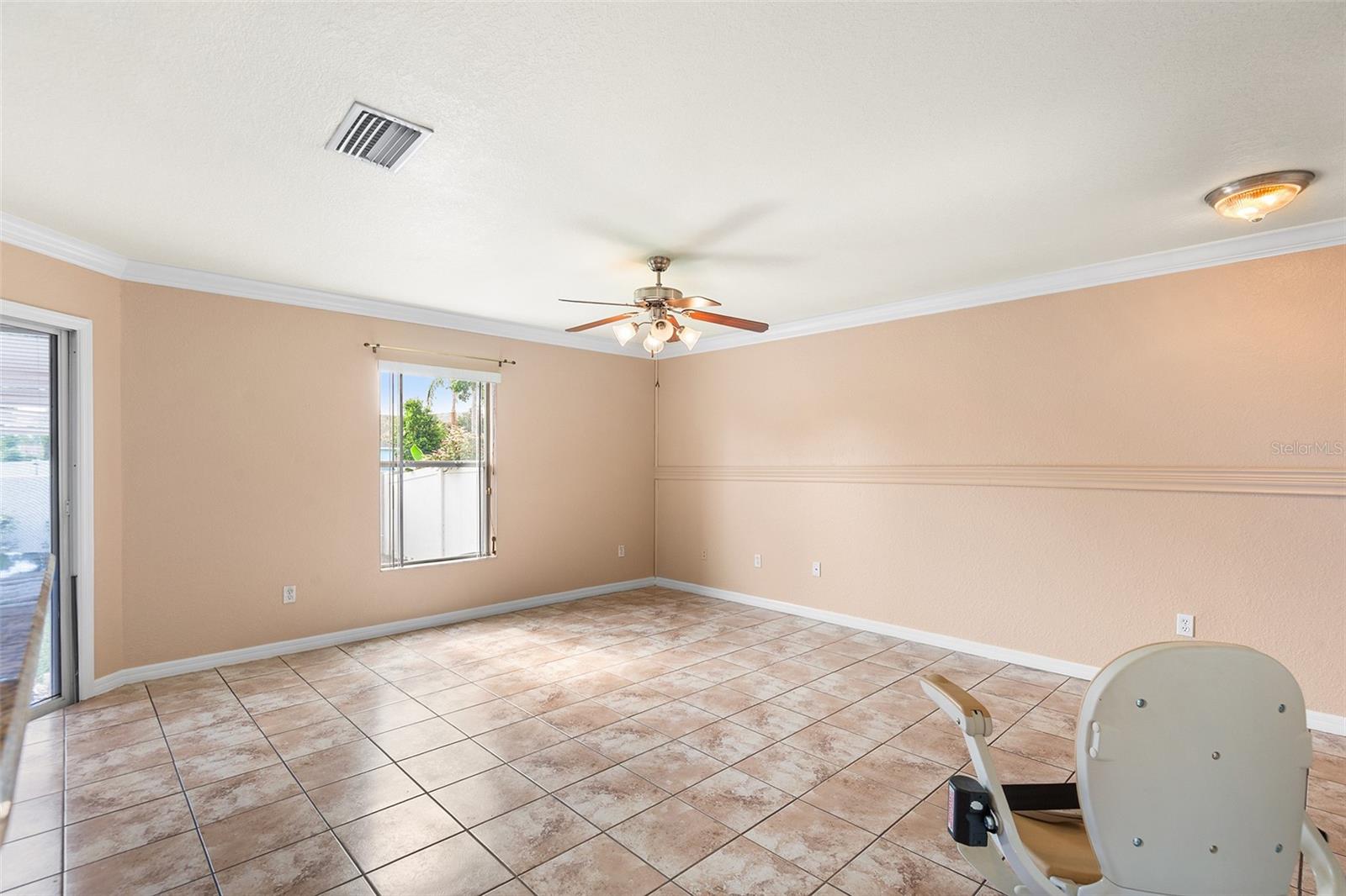 Image 4 of 42 For 222 Carpenters Way 73