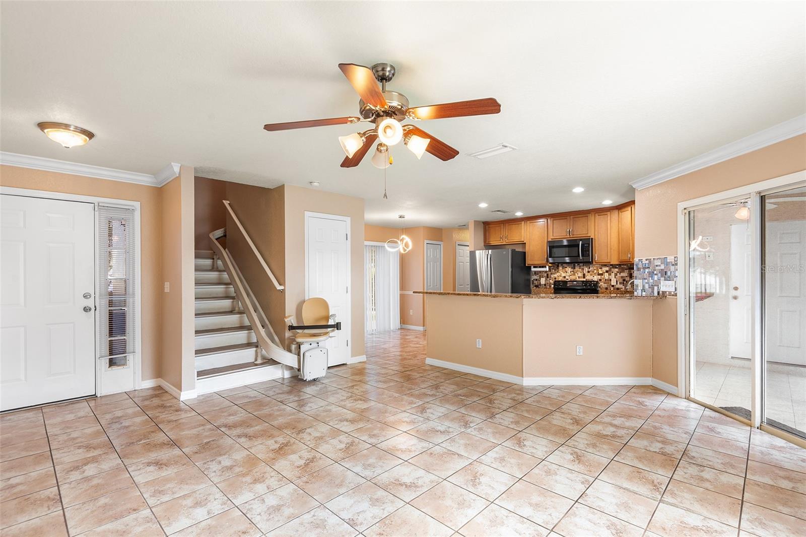 Image 7 of 42 For 222 Carpenters Way 73