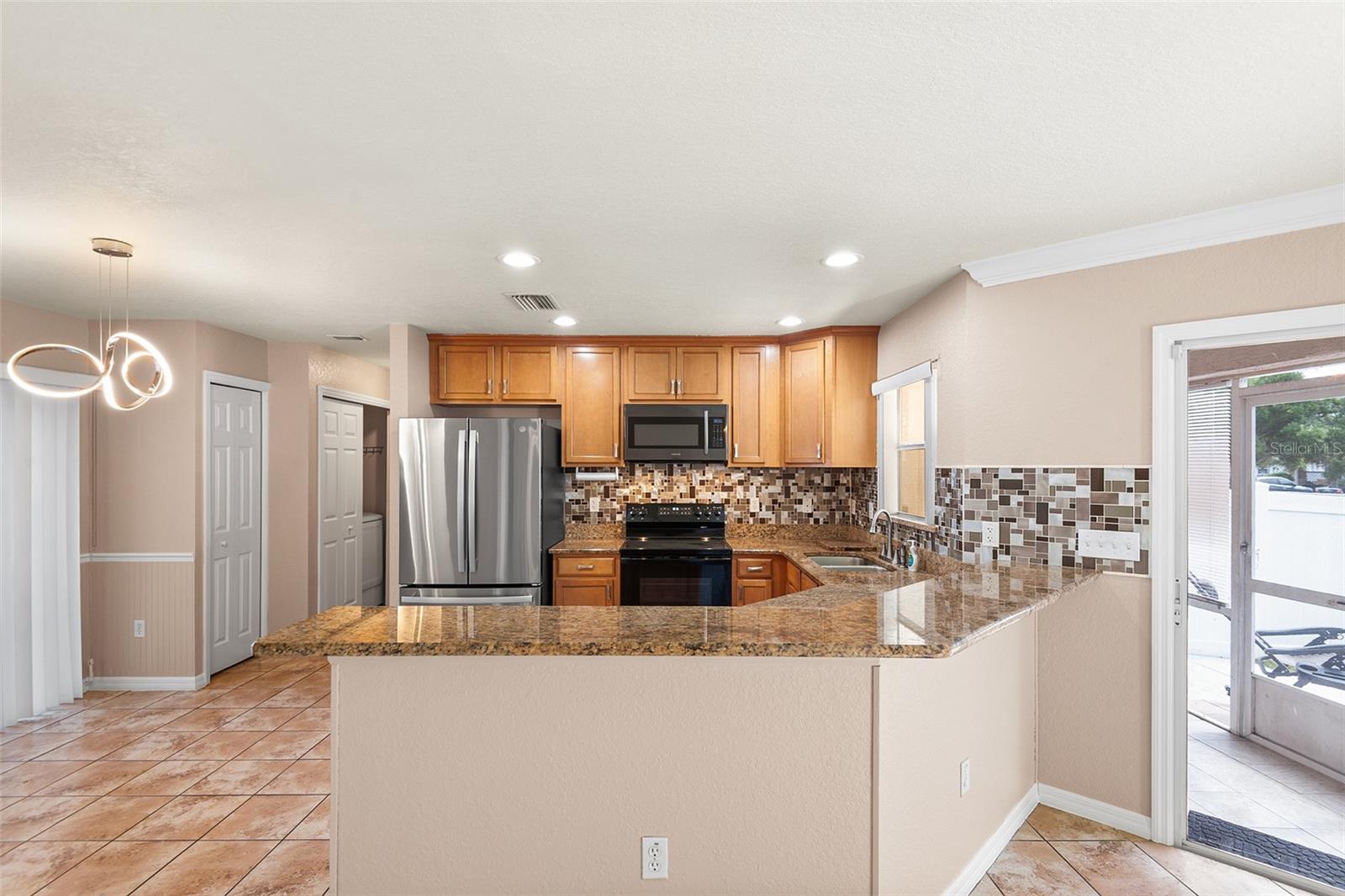 Image 8 of 42 For 222 Carpenters Way 73