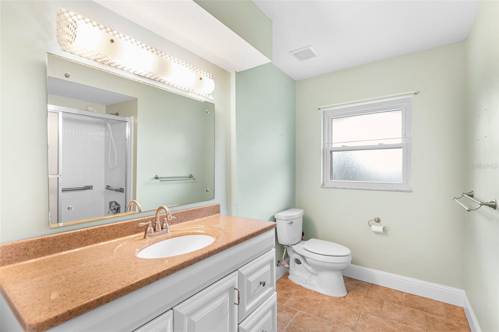 Image 31 of 52 For 1900 Manor Circle Se