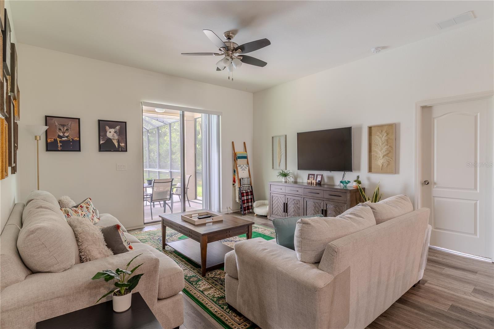 Image 17 of 36 For 284 Bentley Oaks Boulevard
