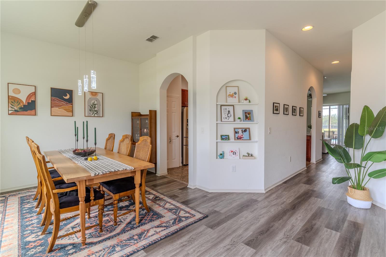 Image 9 of 36 For 284 Bentley Oaks Boulevard