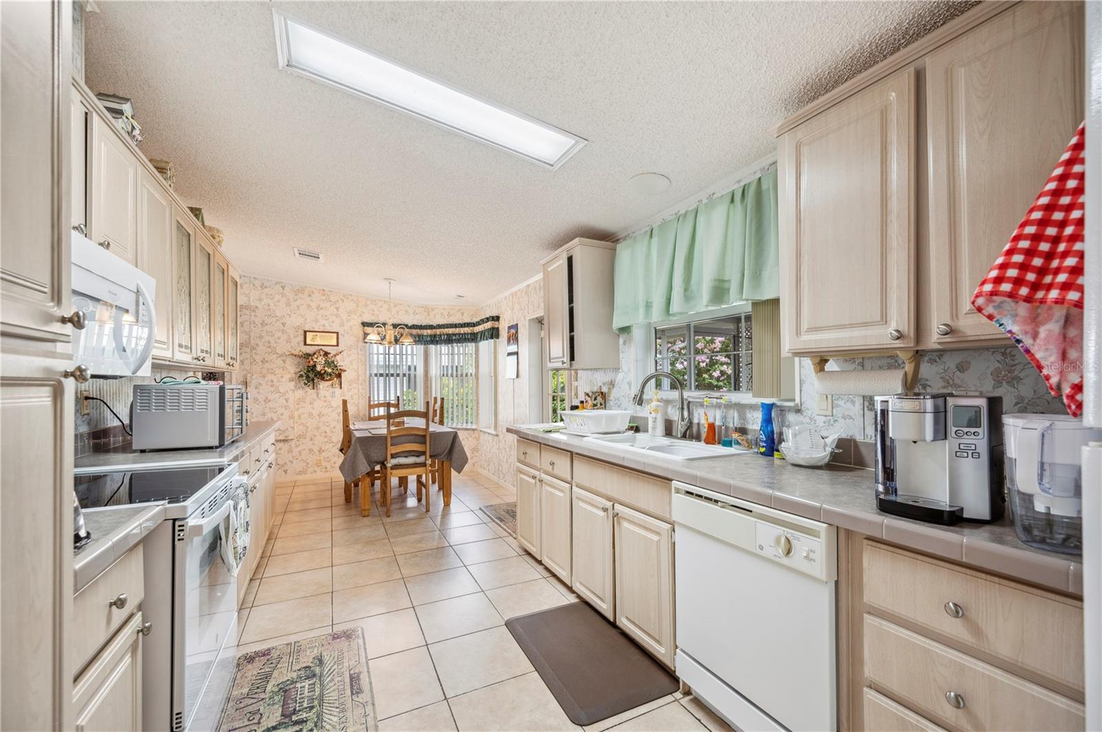 Image 15 of 35 For 6335 Grove Pointe Drive Se