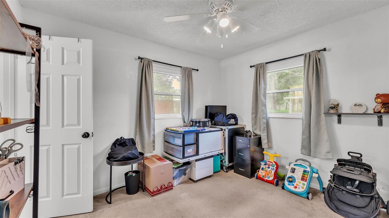 Image 17 of 33 For 815 Everett Street