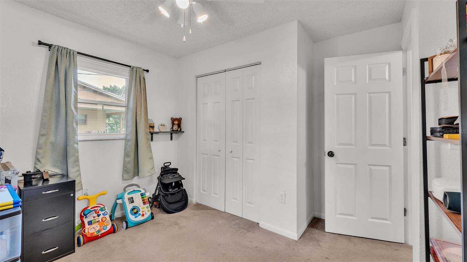 Image 18 of 33 For 815 Everett Street