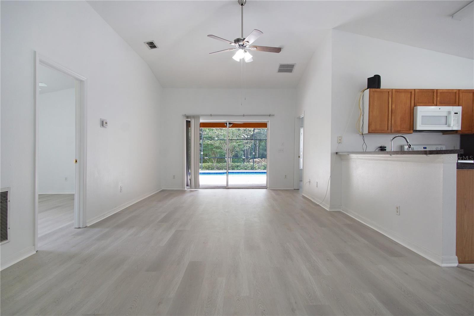 Image 17 of 42 For 103 Ridgebrook Court