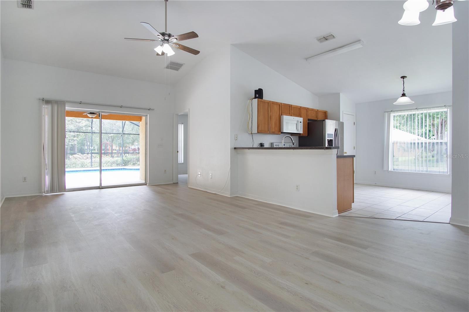 Image 20 of 42 For 103 Ridgebrook Court