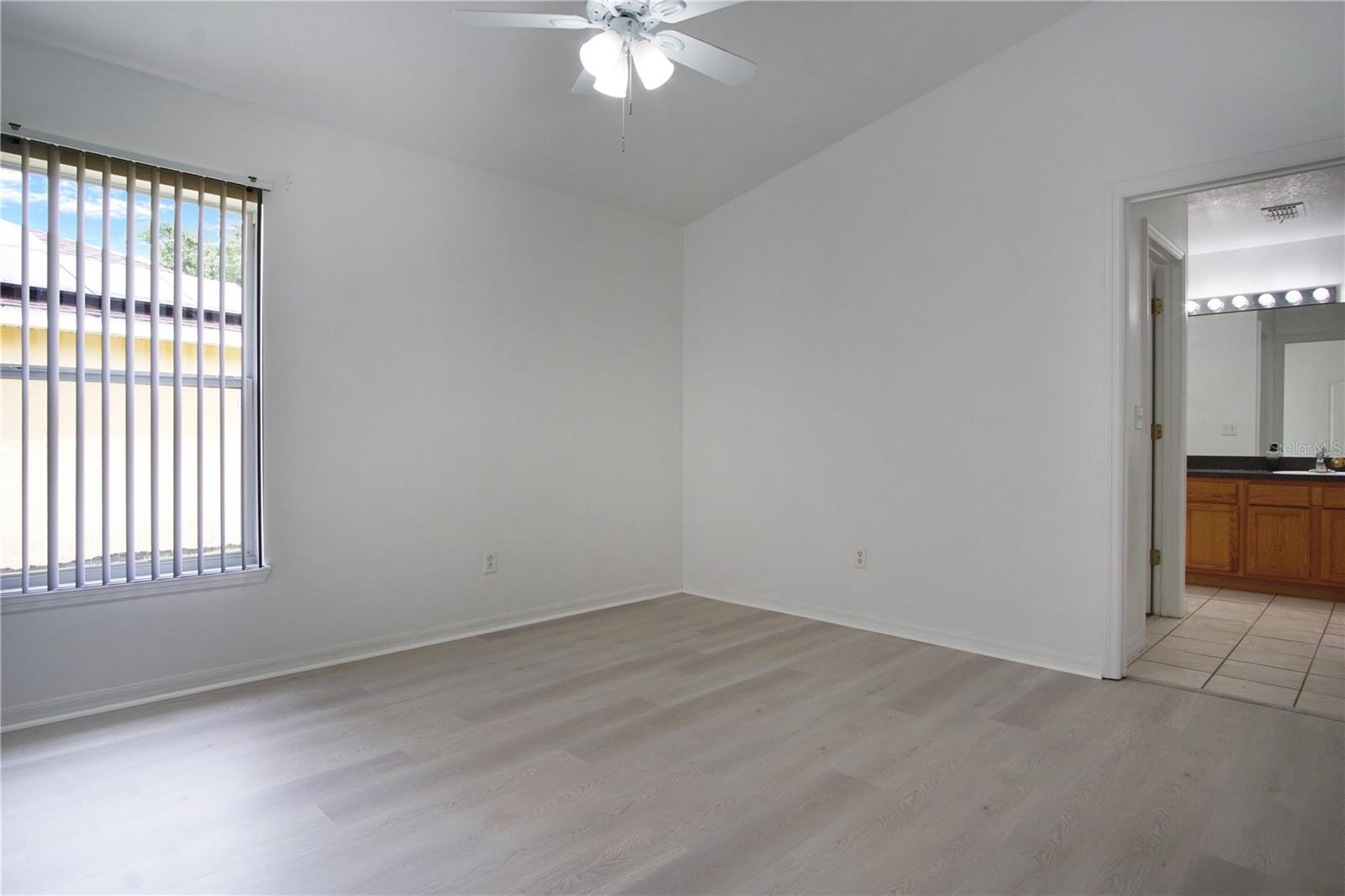Image 21 of 42 For 103 Ridgebrook Court