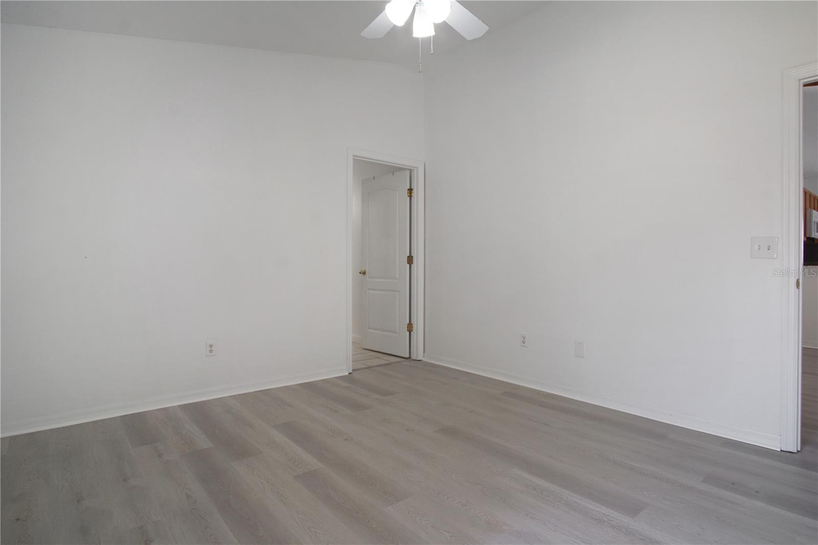 Image 22 of 42 For 103 Ridgebrook Court