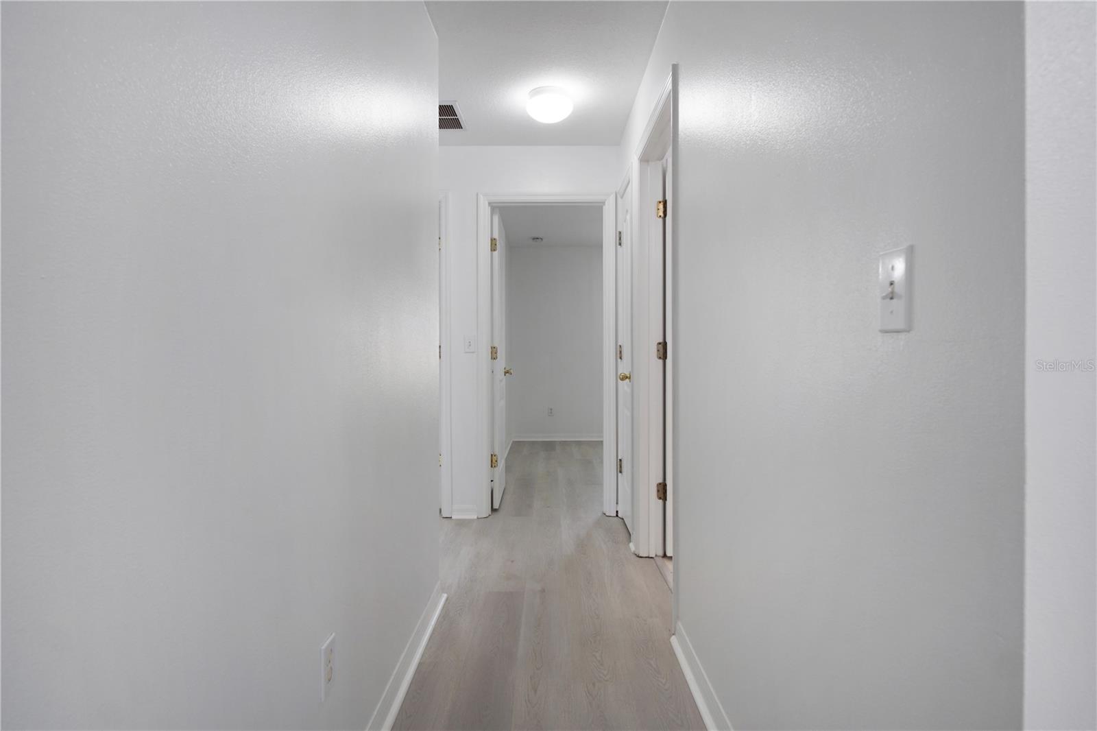 Image 30 of 42 For 103 Ridgebrook Court