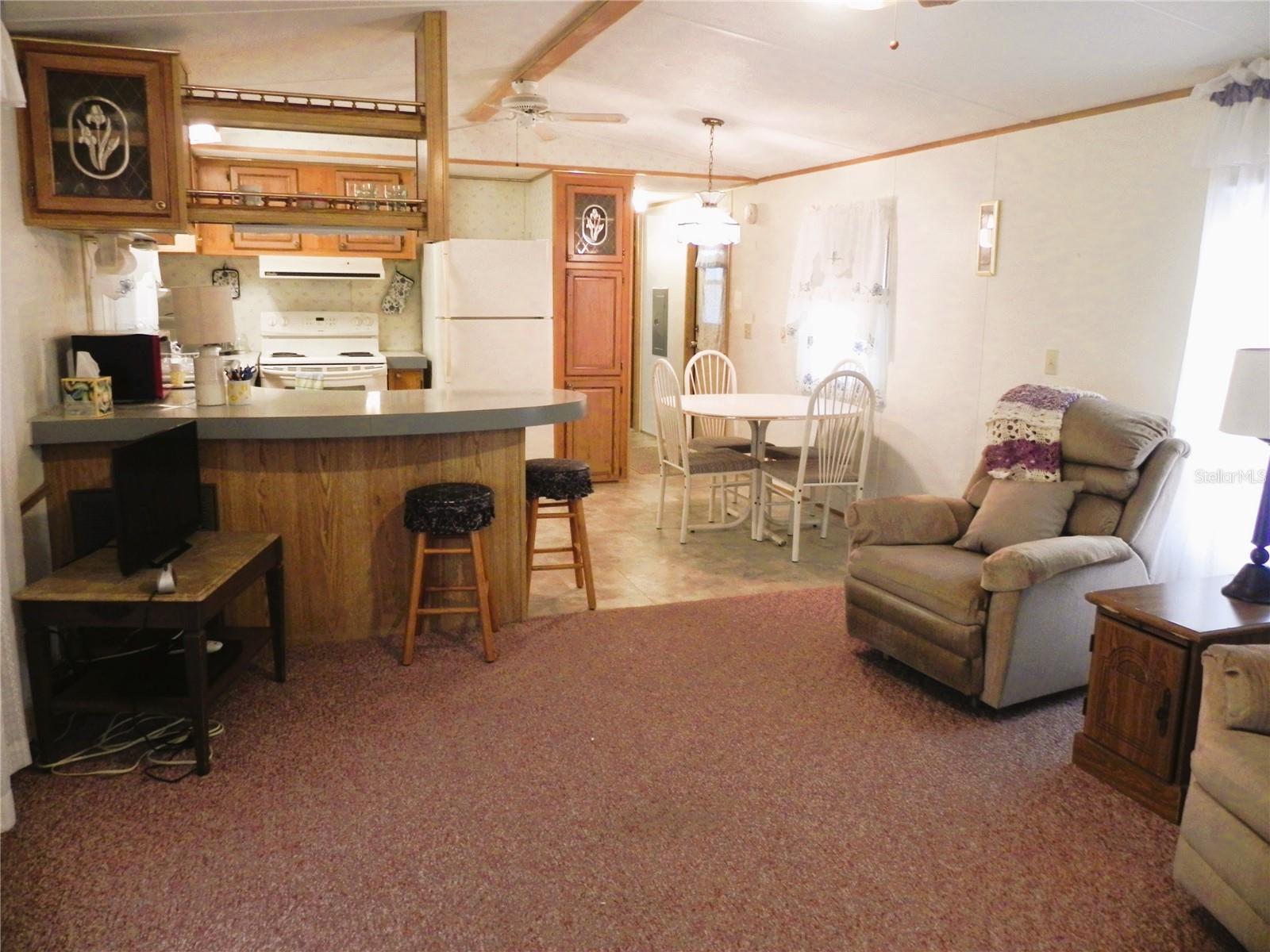 Image 10 of 50 For 132 Orangewood Drive 68