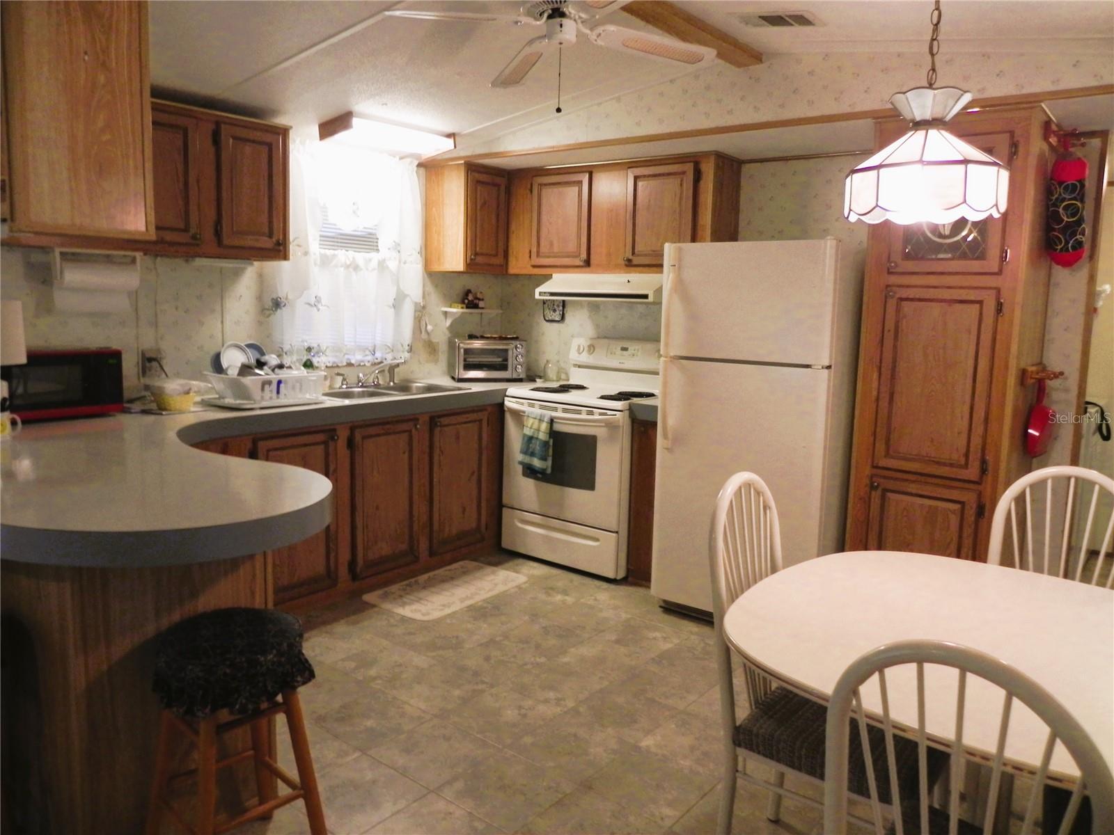 Image 16 of 50 For 132 Orangewood Drive 68