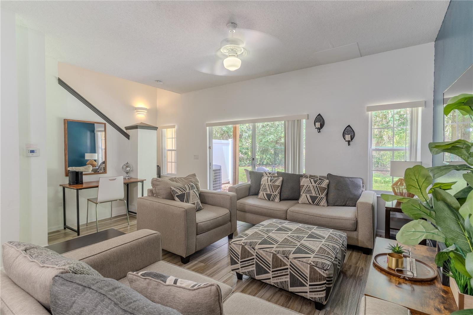 Image 4 of 29 For 1003 Park Ridge Circle