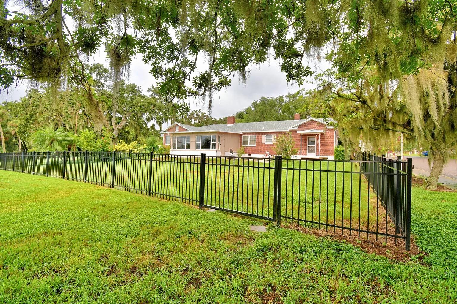 Image 41 of 45 For 109 Hickory Drive