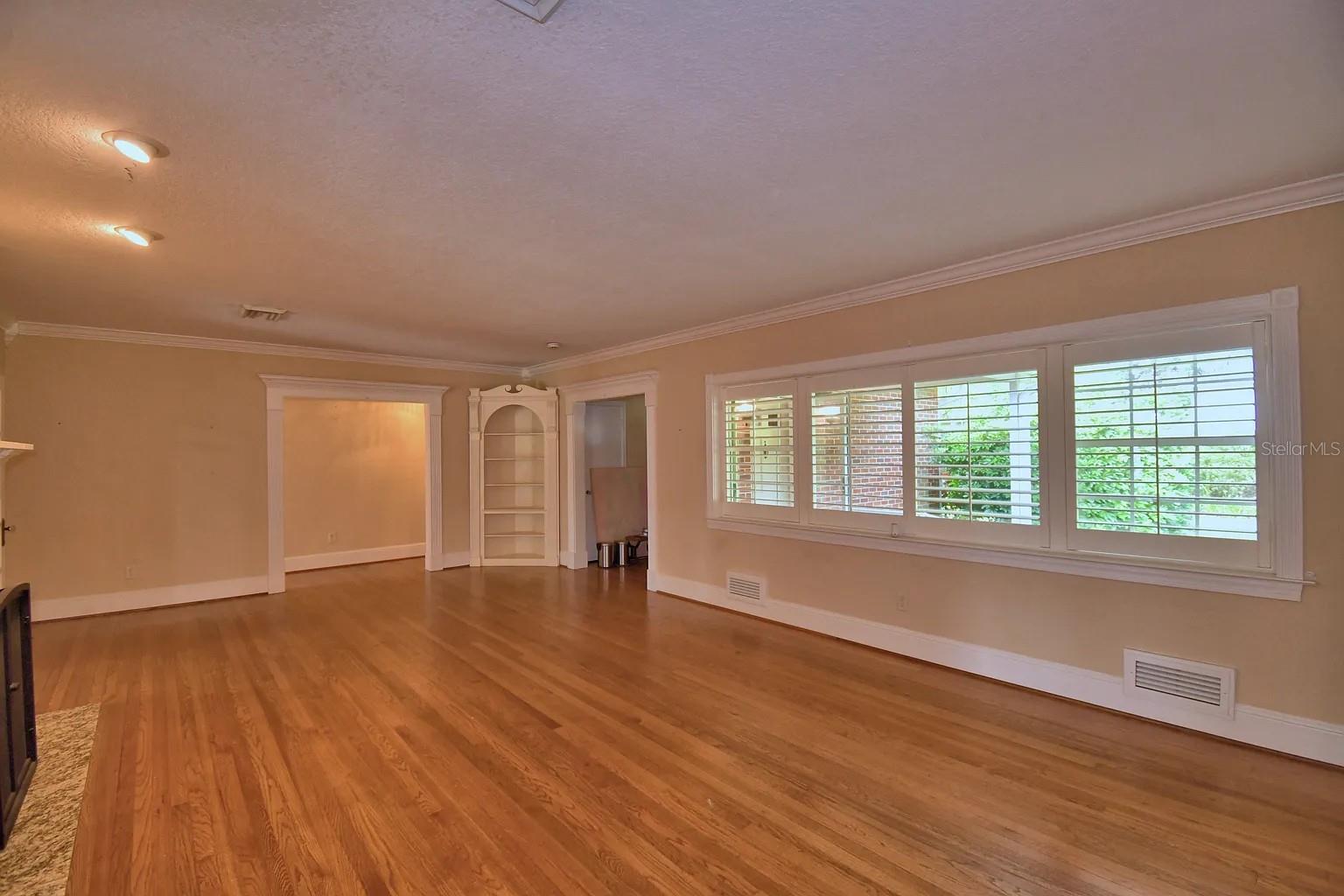 Image 7 of 45 For 109 Hickory Drive